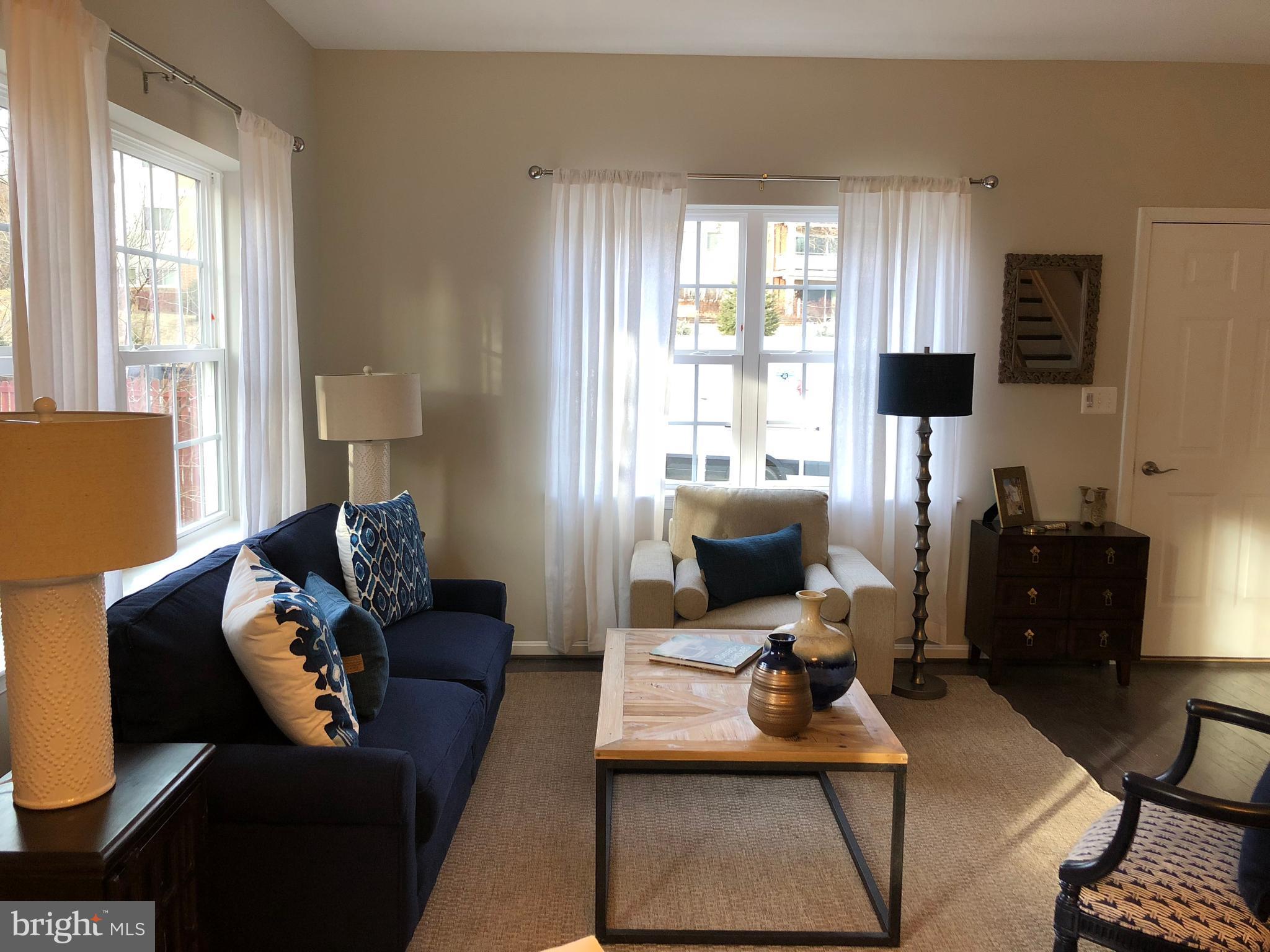 LAKE WALKER - Residential