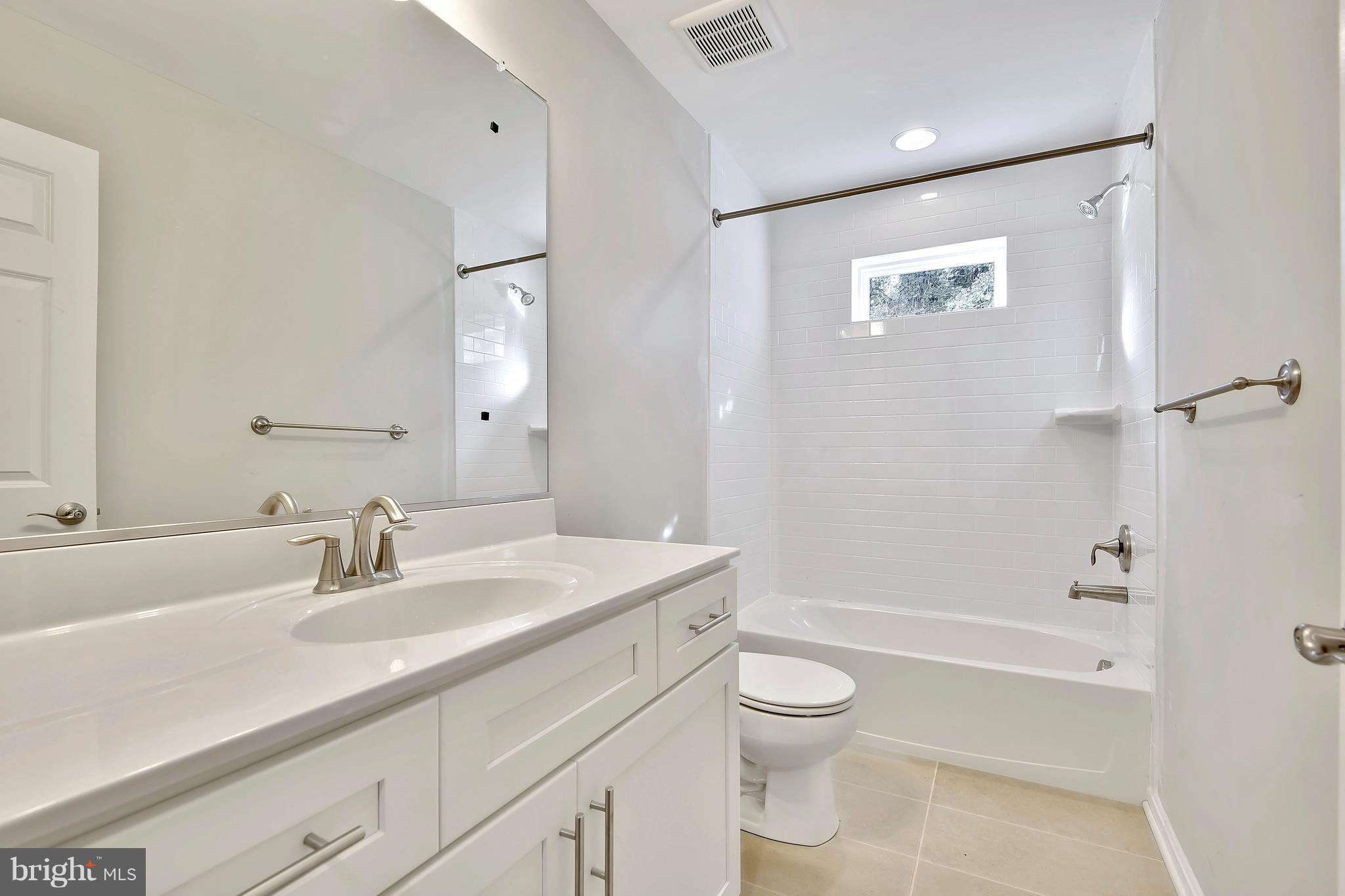 LAKE WALKER - Residential