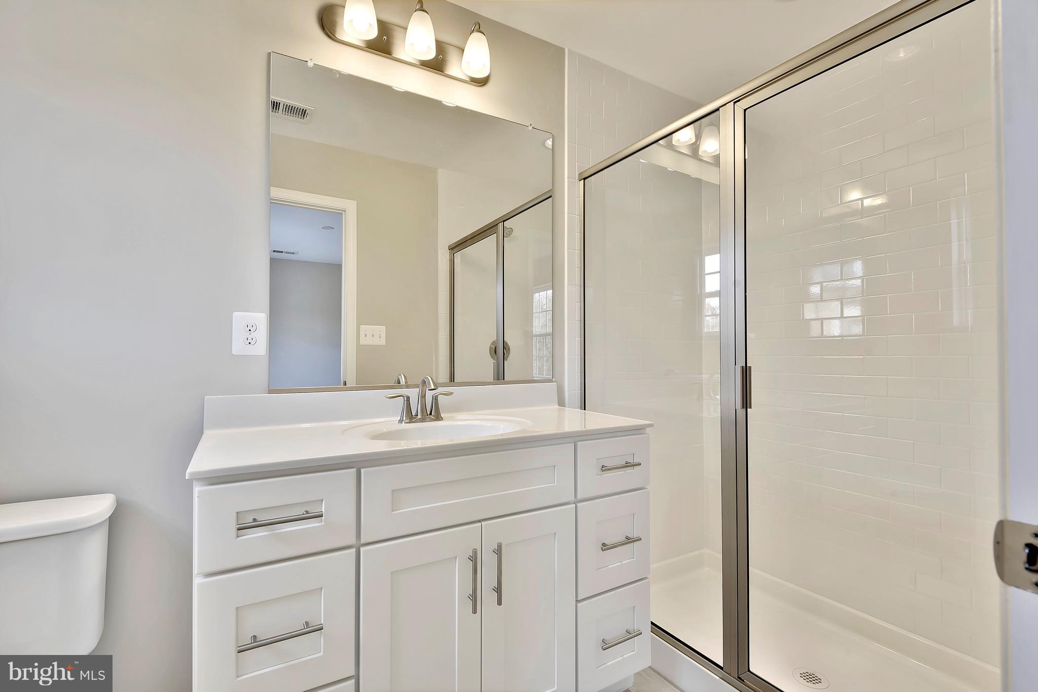 LAKE WALKER - Residential