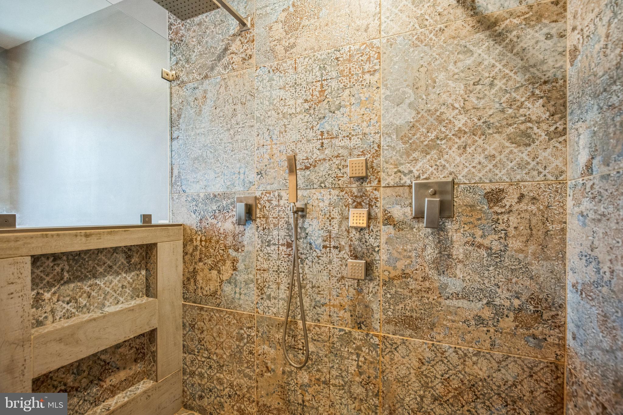 SUMMERWOOD - Residential