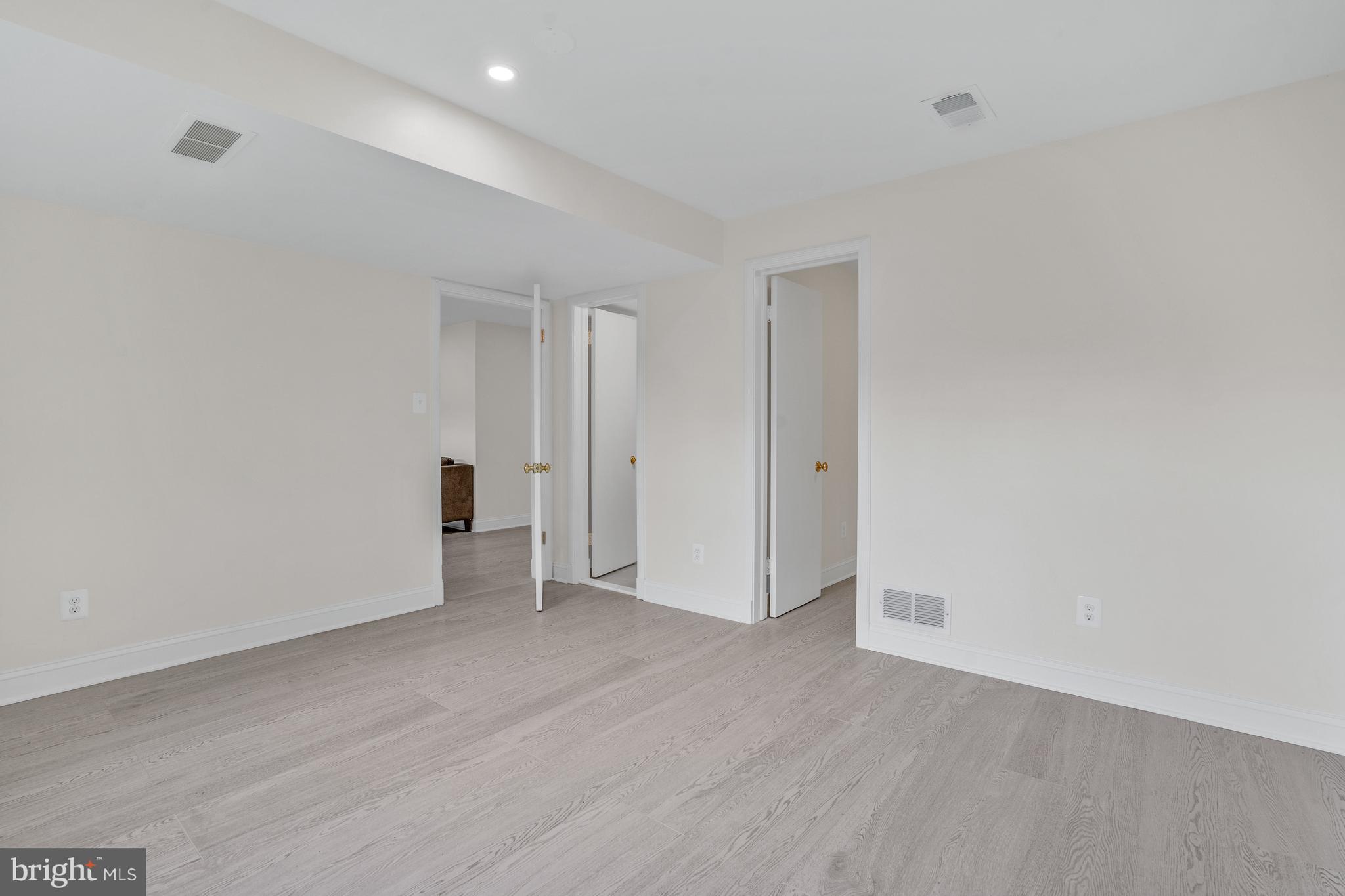 VILLAMAY - Residential Lease