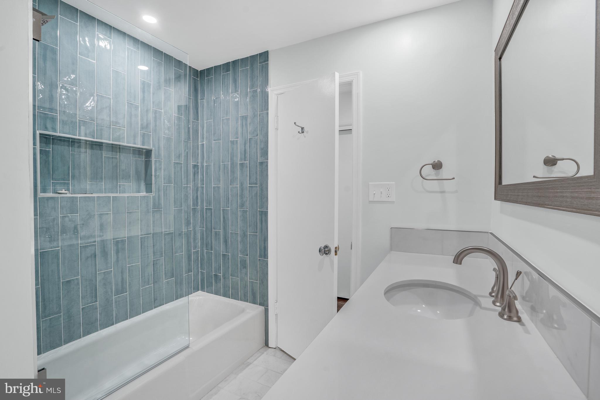 VILLAMAY - Residential Lease