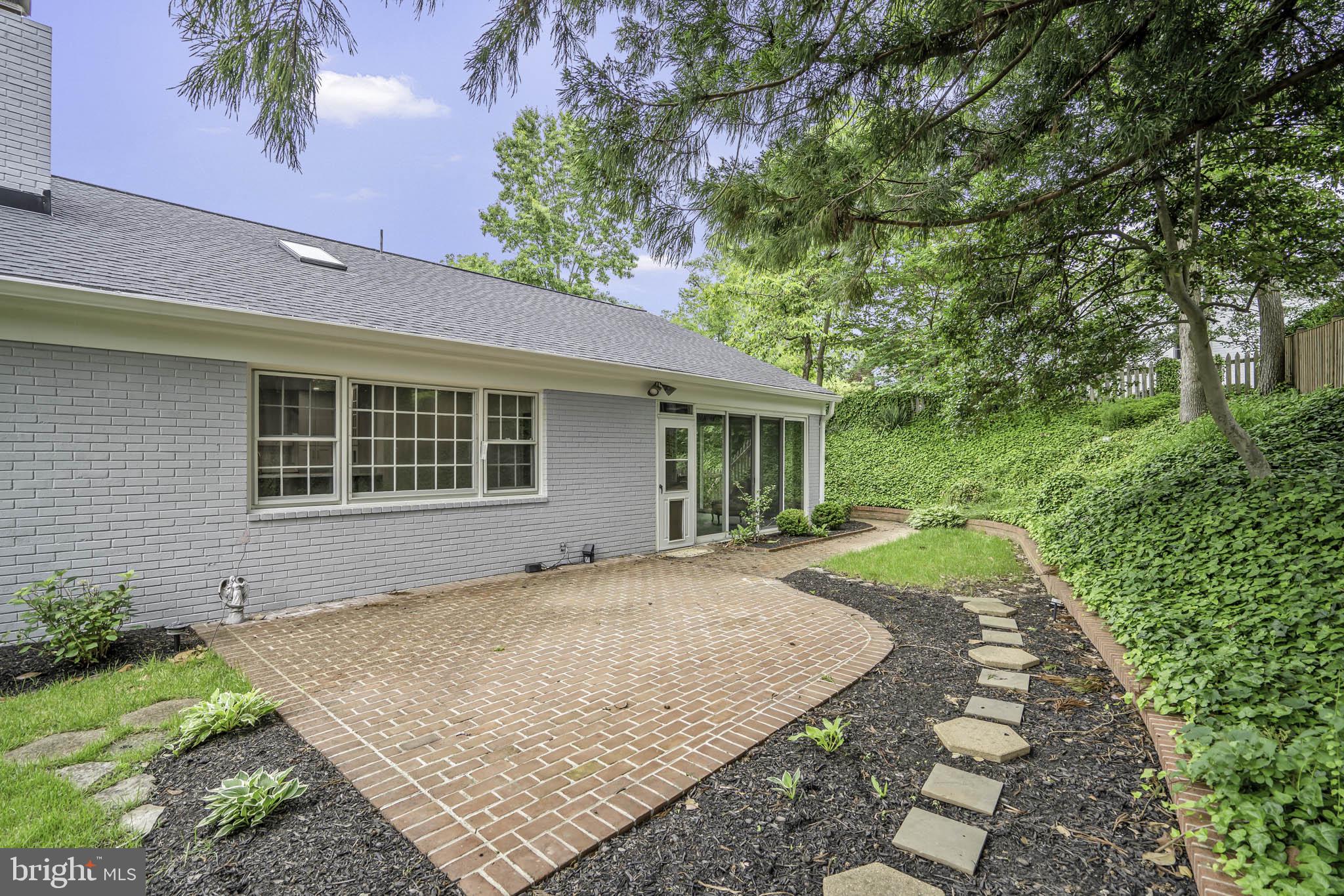 VILLAMAY - Residential Lease