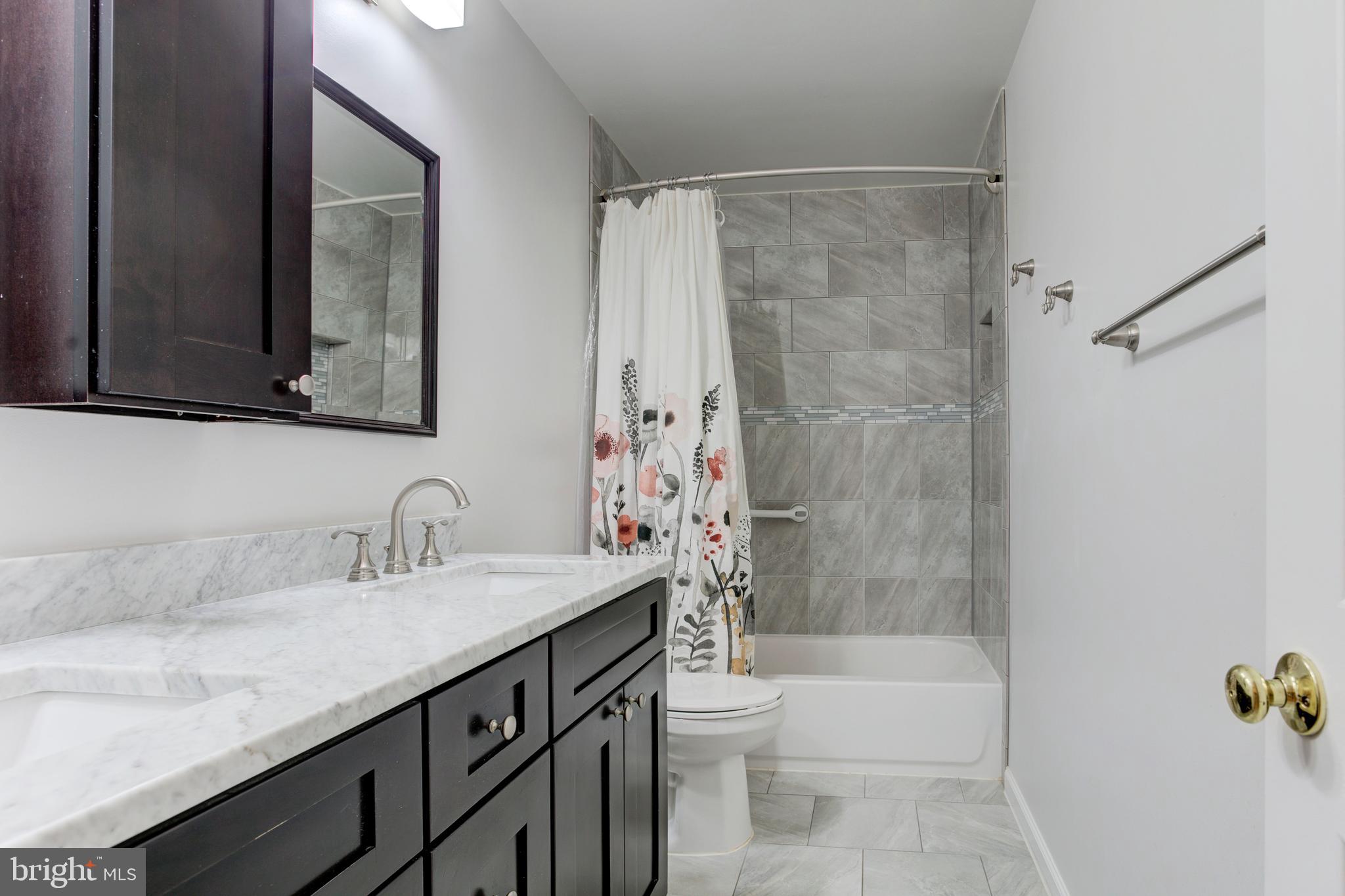 DONEGAL OAKS - Residential