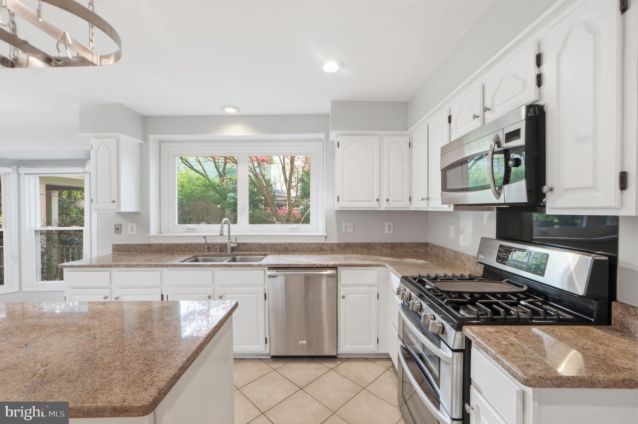 DONEGAL OAKS - Residential