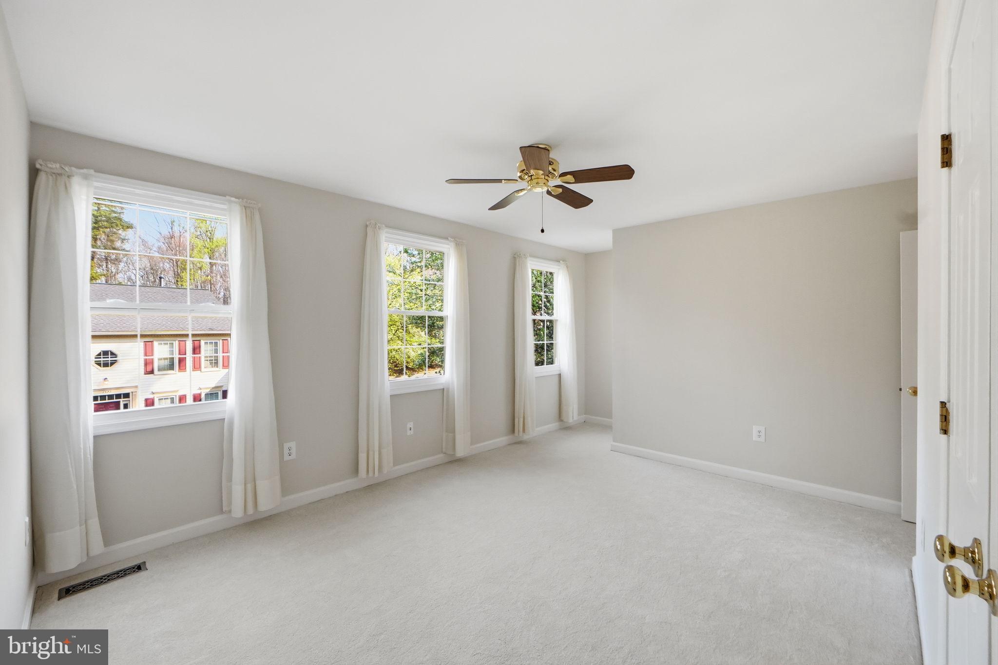 DONEGAL OAKS - Residential