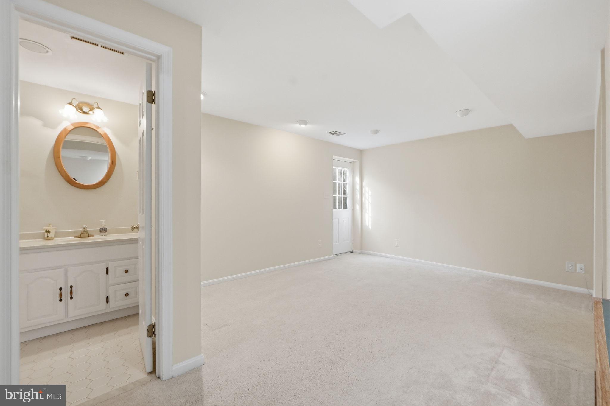 DONEGAL OAKS - Residential