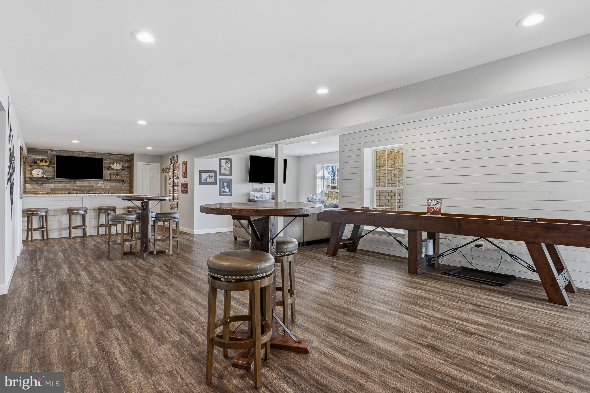 CATTAIL WOODS - Residential