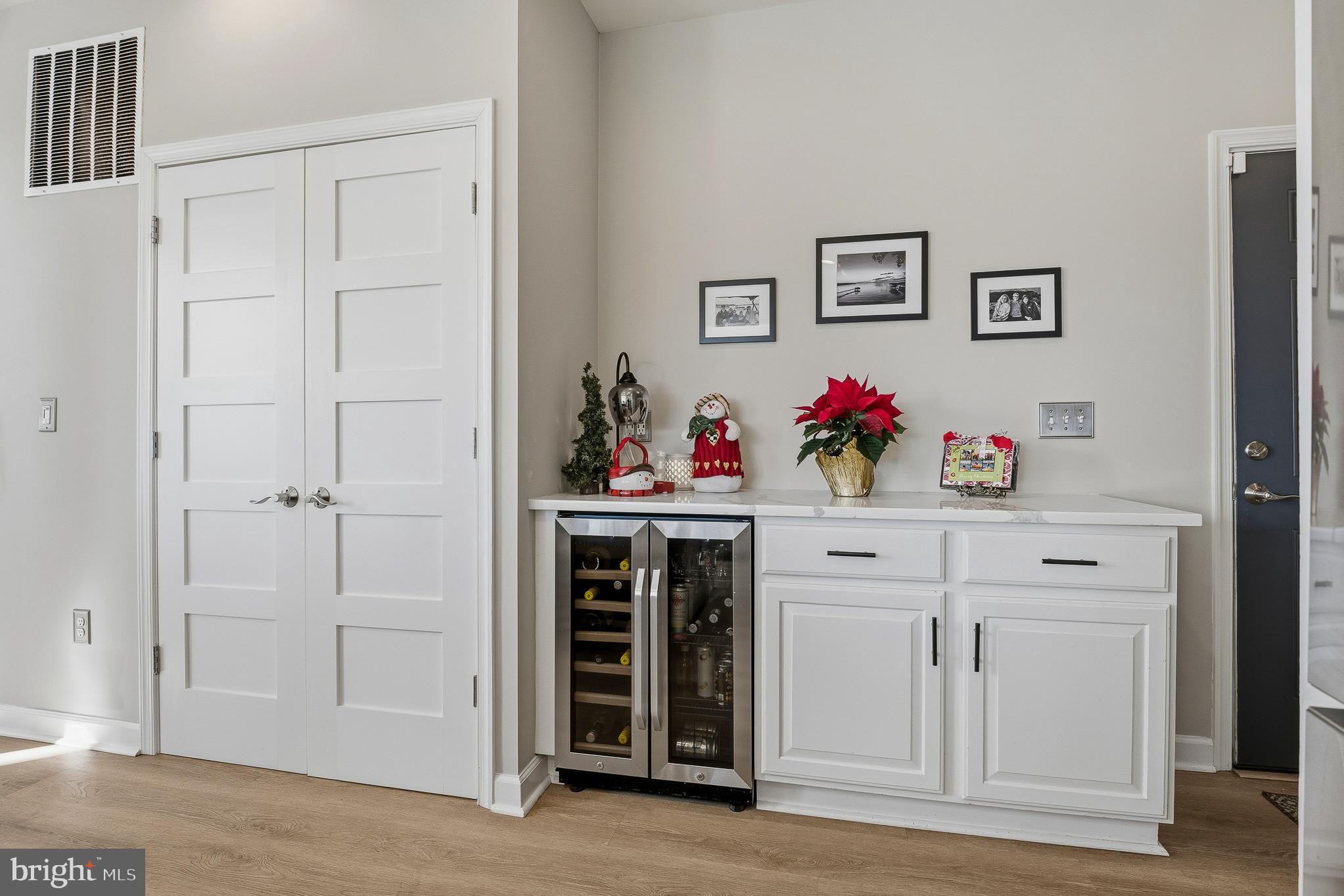 CATTAIL WOODS - Residential