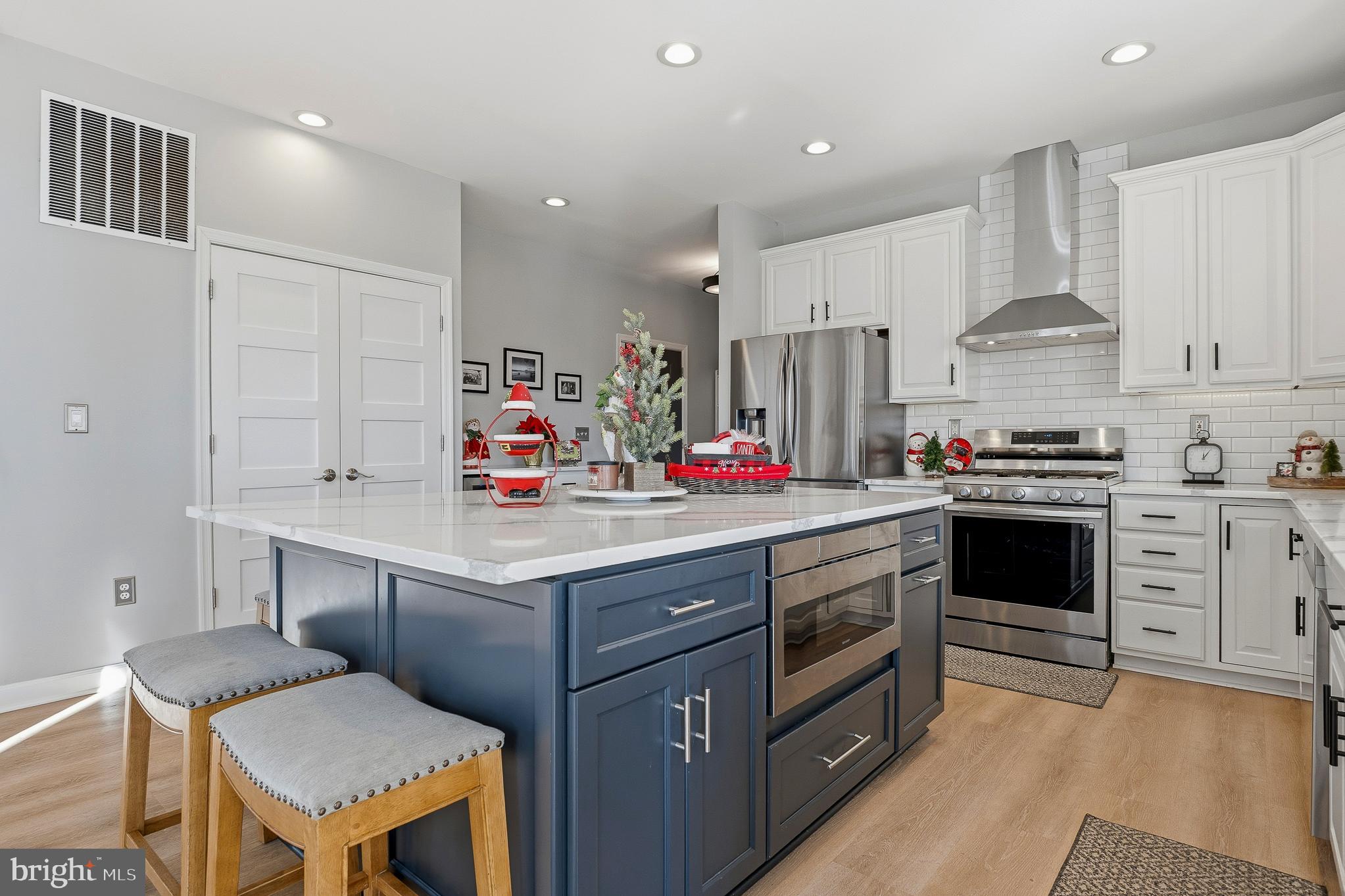 CATTAIL WOODS - Residential