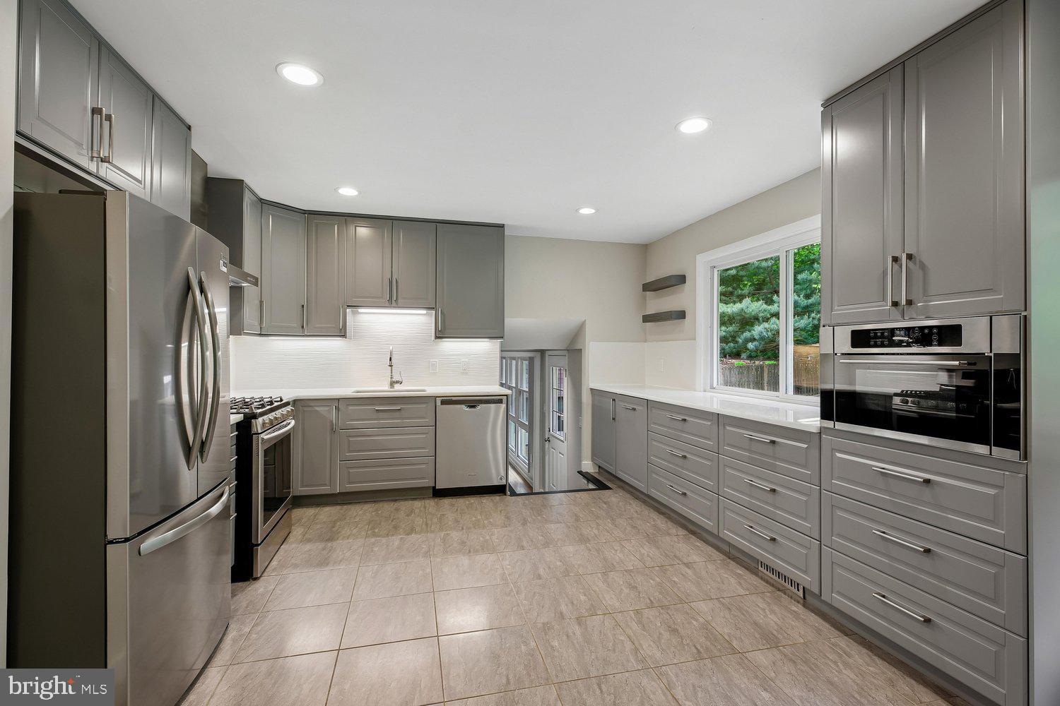 ROCK CREEK MANOR - Residential