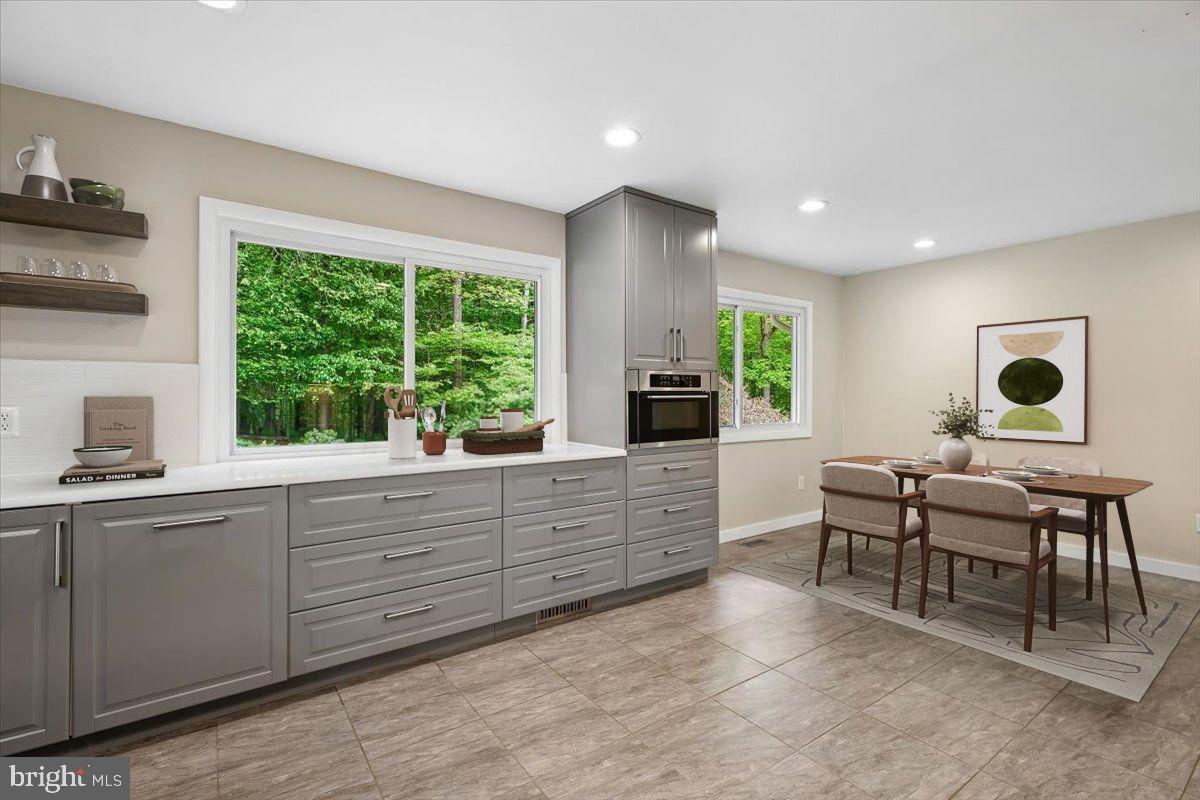 ROCK CREEK MANOR - Residential