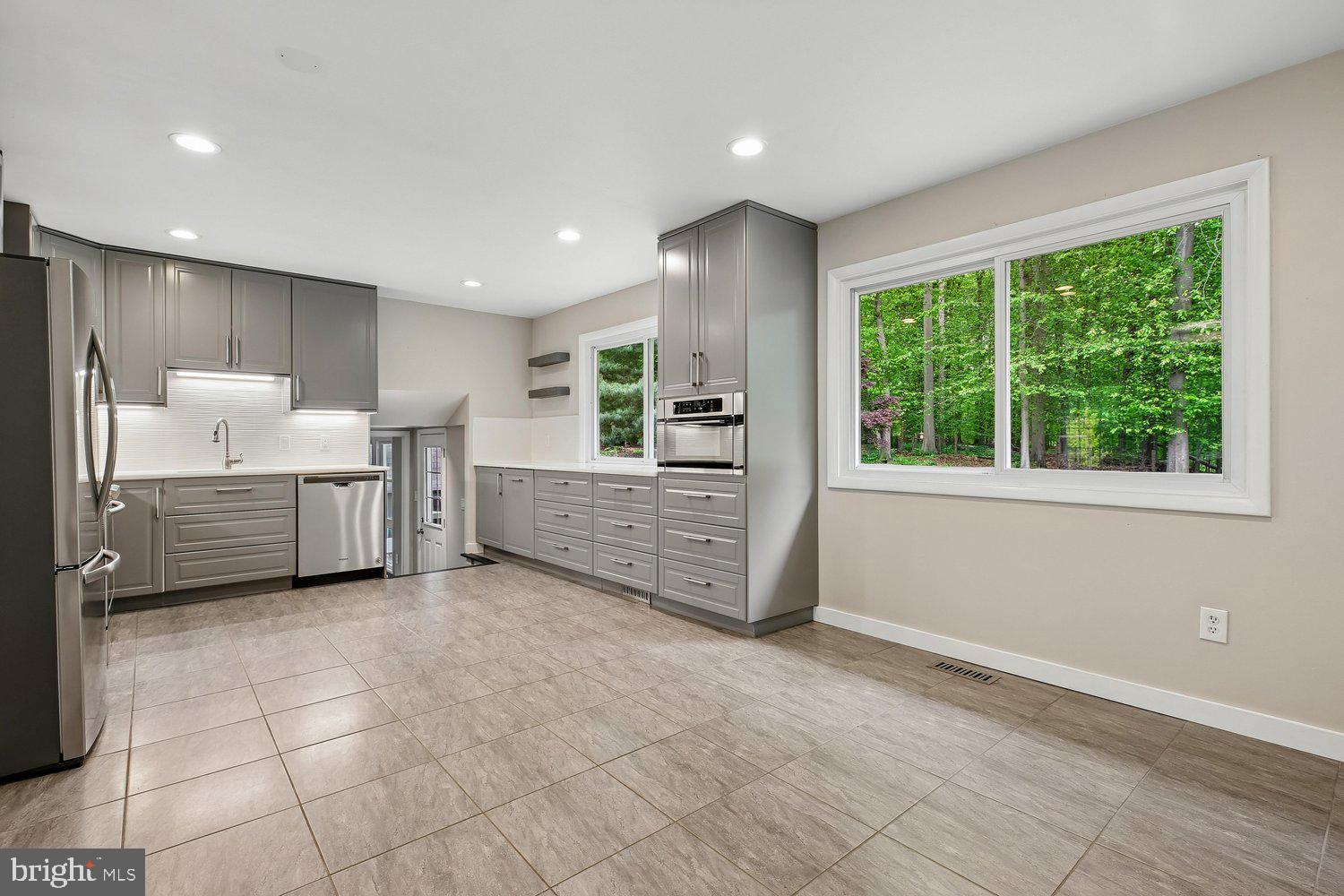 ROCK CREEK MANOR - Residential