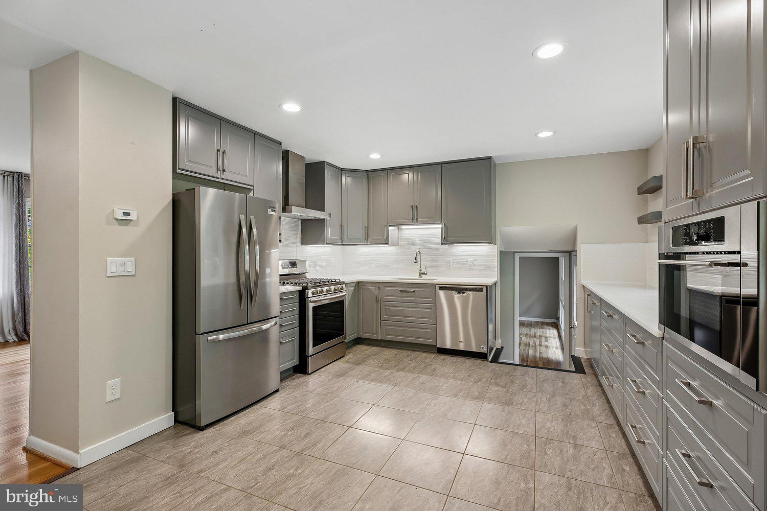 ROCK CREEK MANOR - Residential