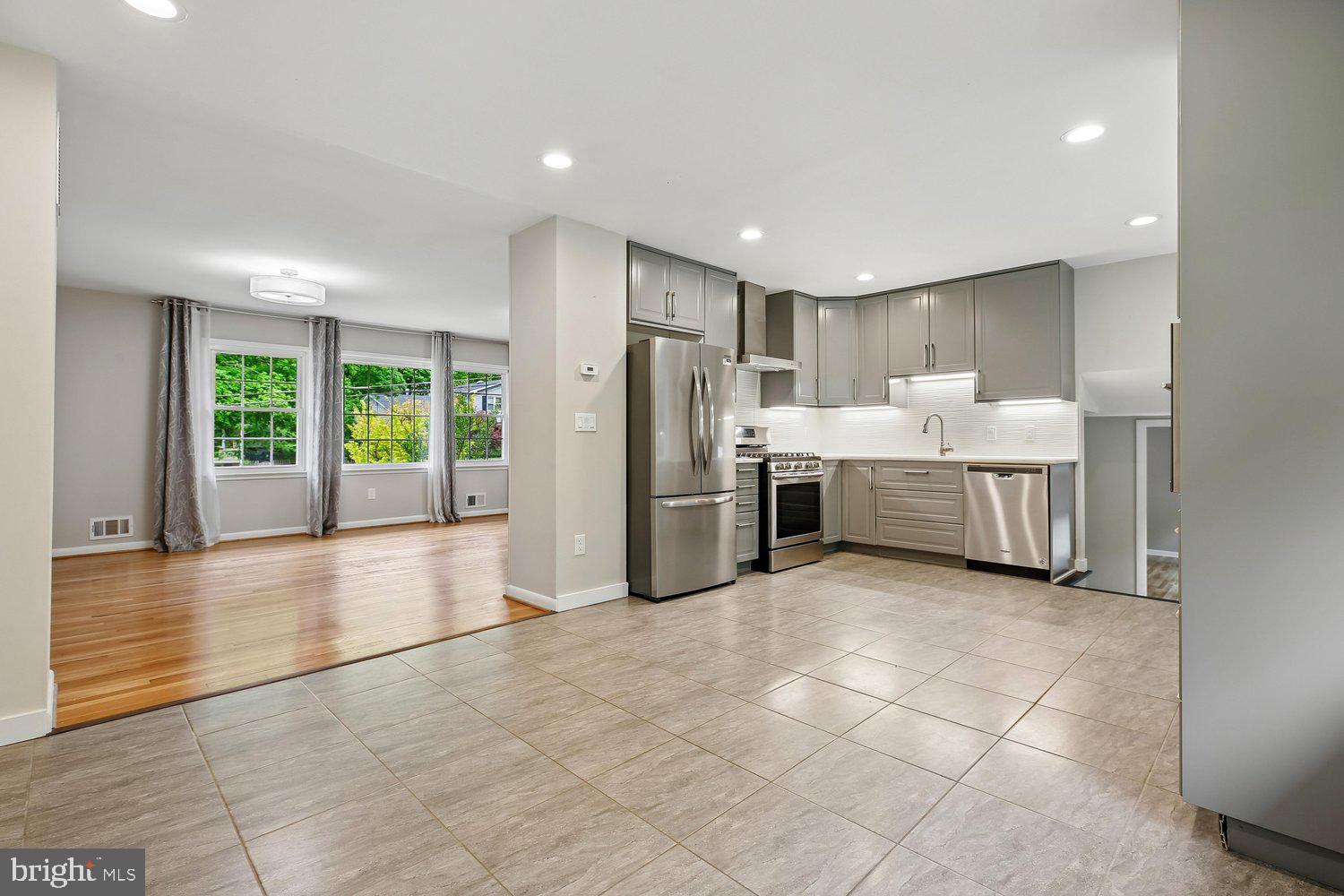 ROCK CREEK MANOR - Residential