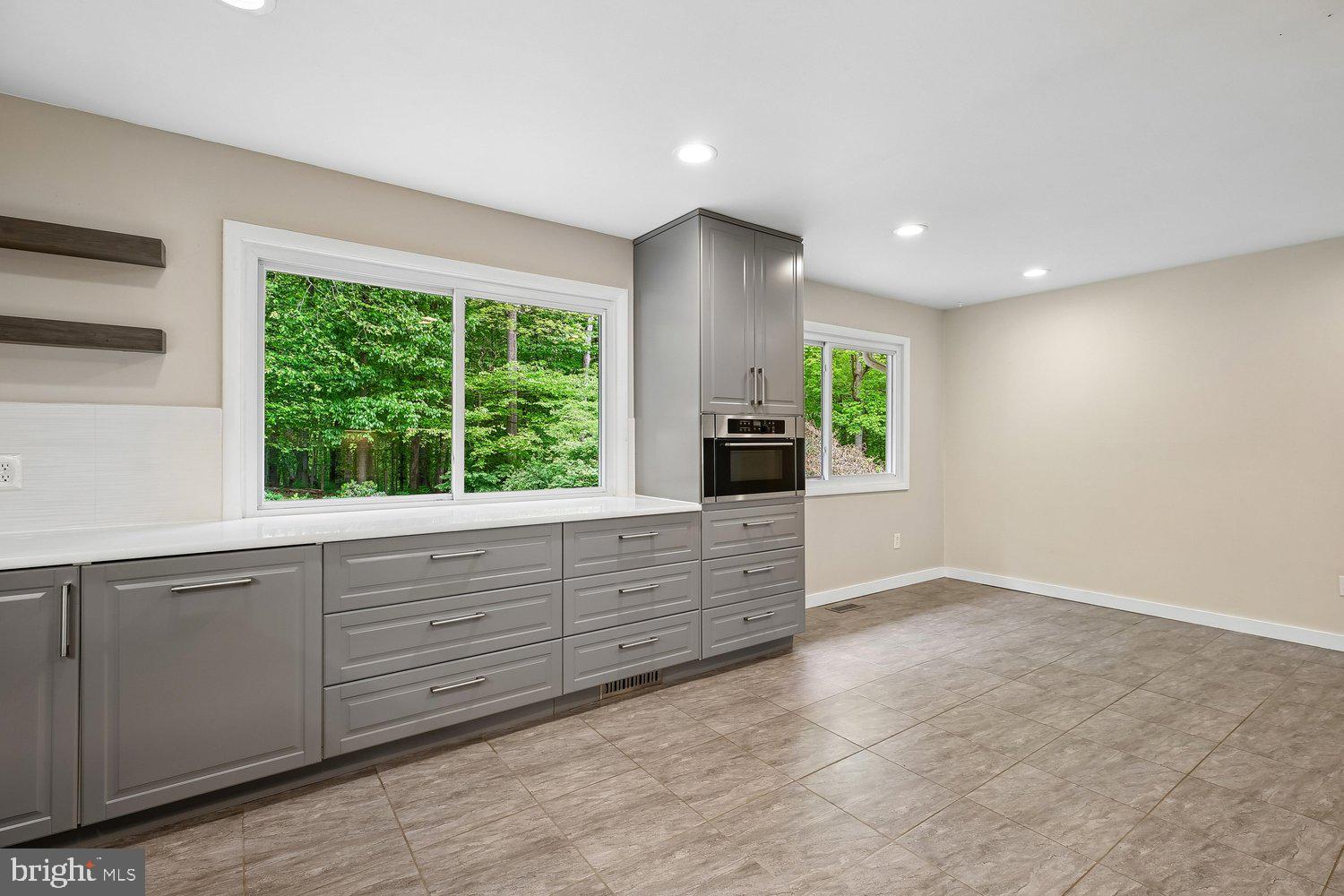 ROCK CREEK MANOR - Residential