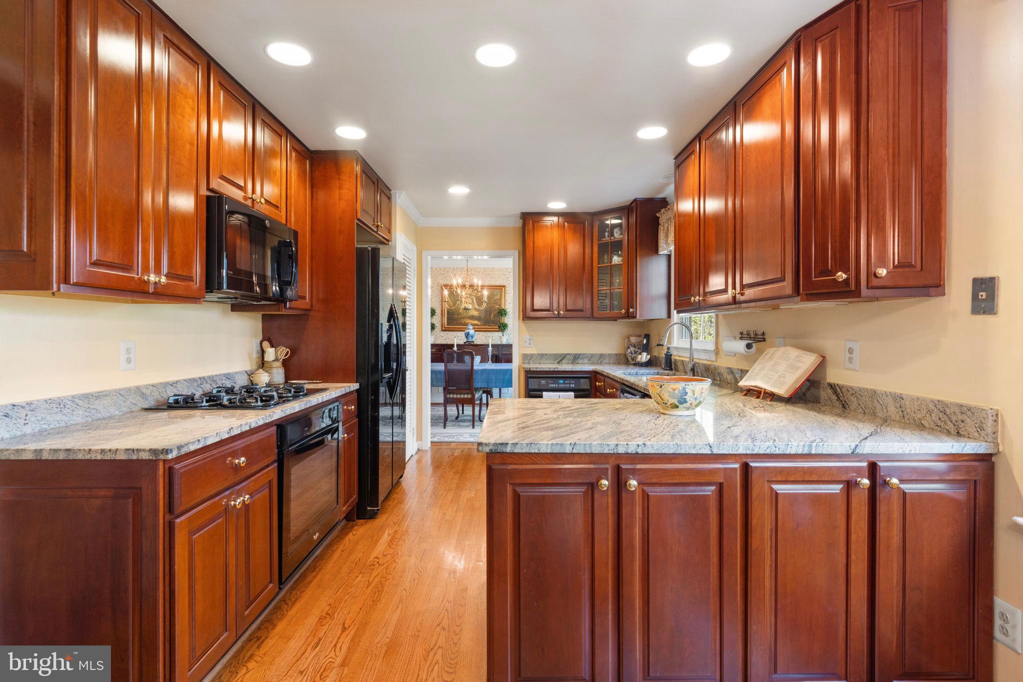 FORT HUNT ESTATES - Residential