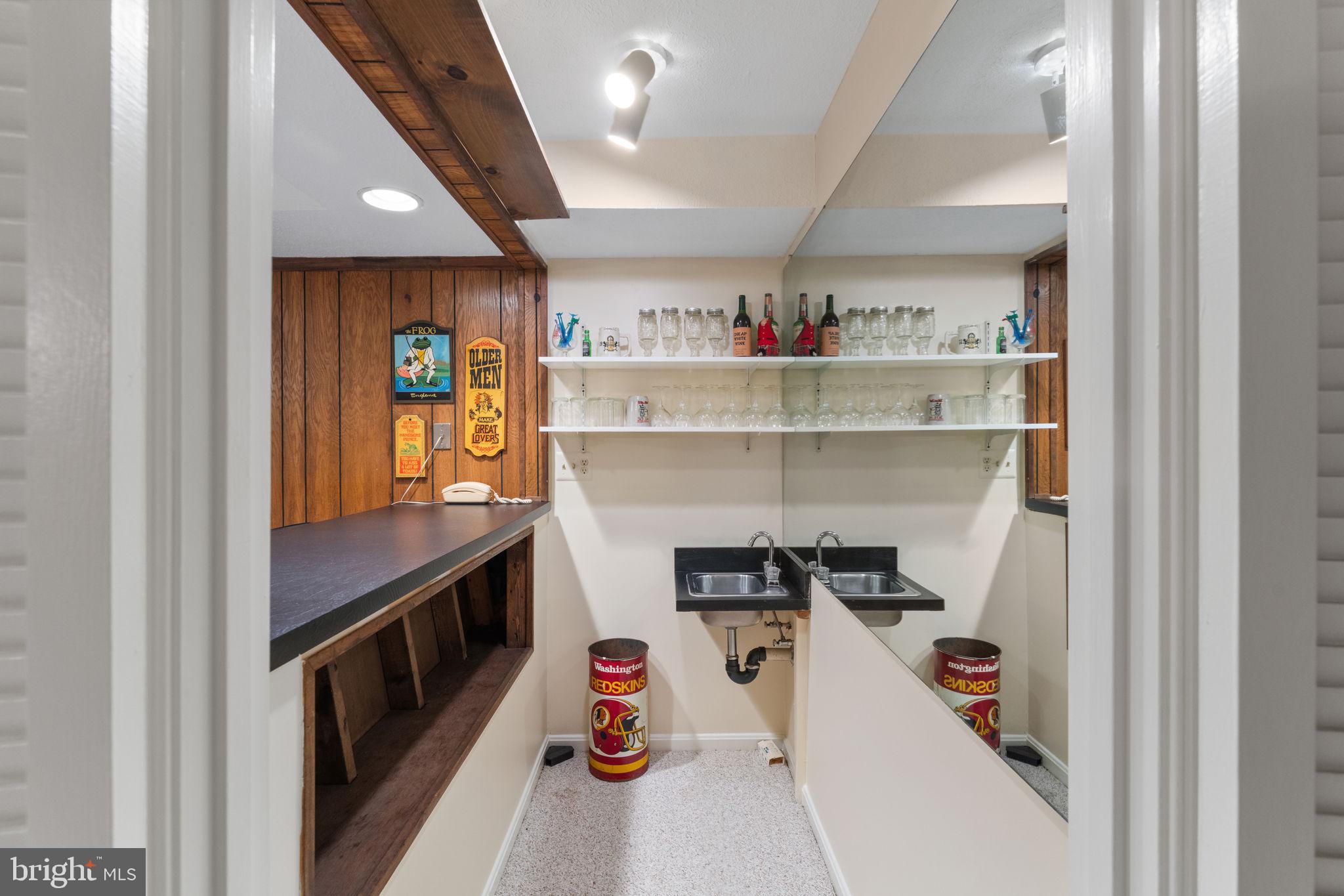 FORT HUNT ESTATES - Residential