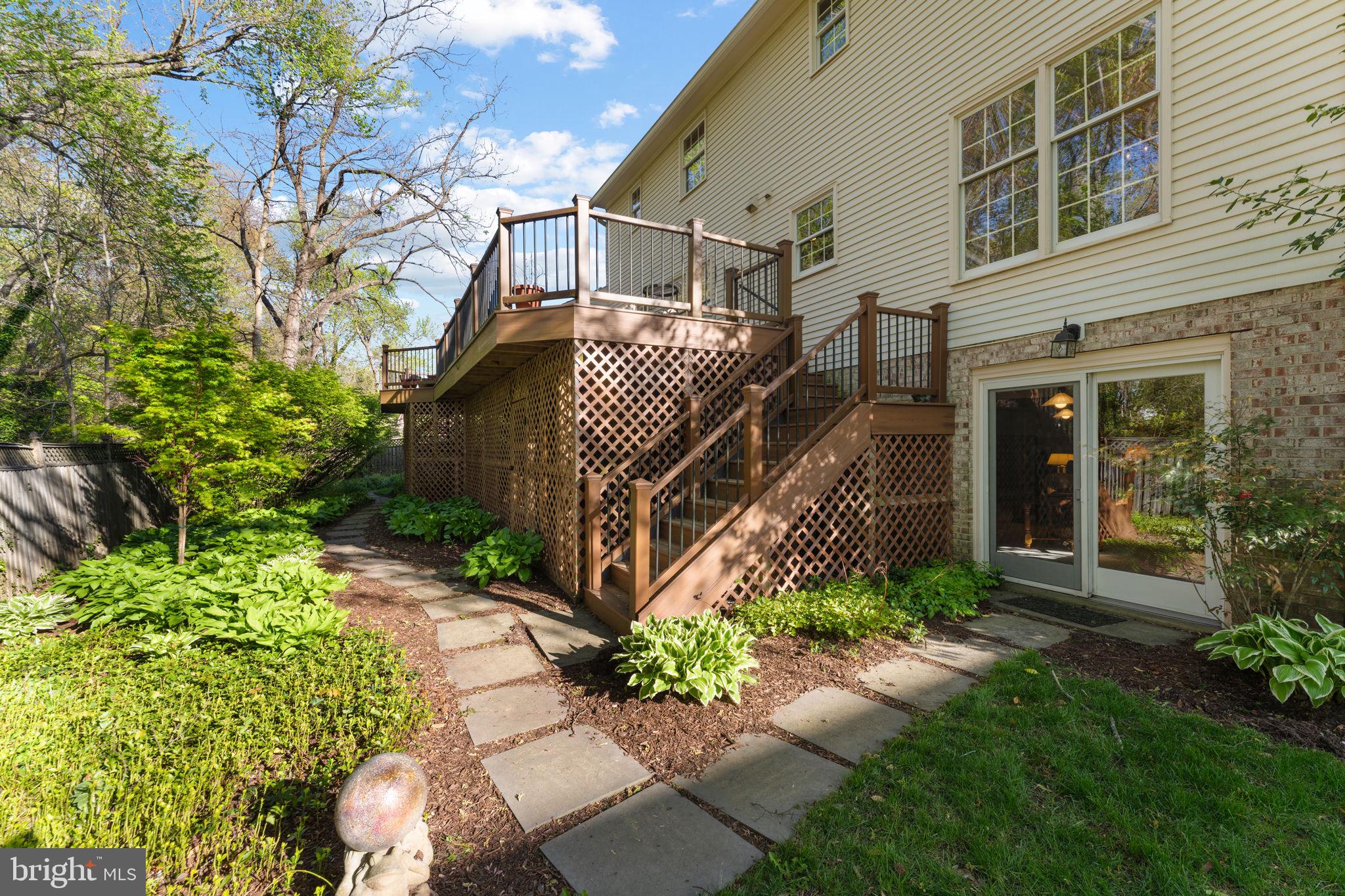 FORT HUNT ESTATES - Residential