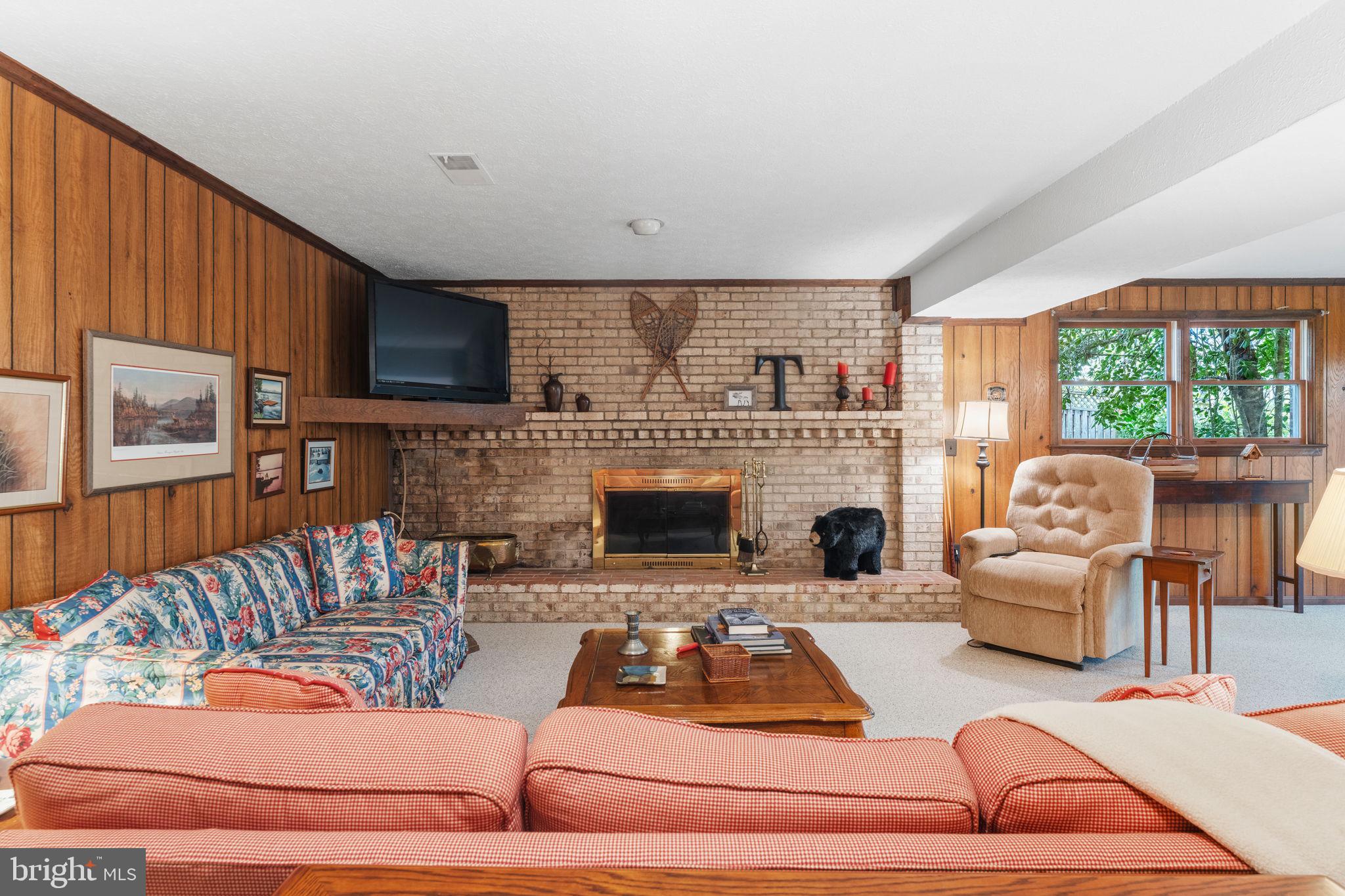 FORT HUNT ESTATES - Residential