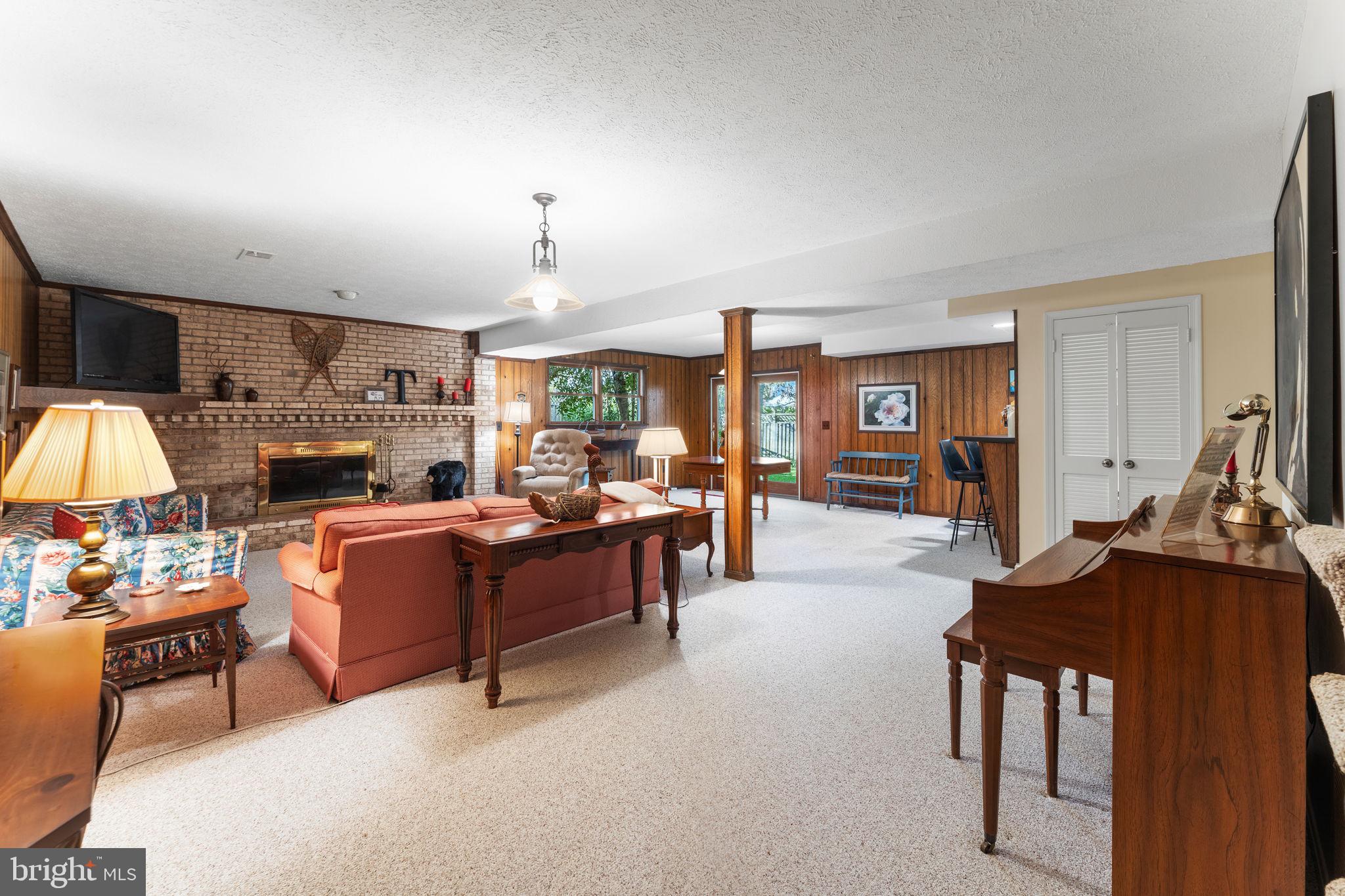 FORT HUNT ESTATES - Residential