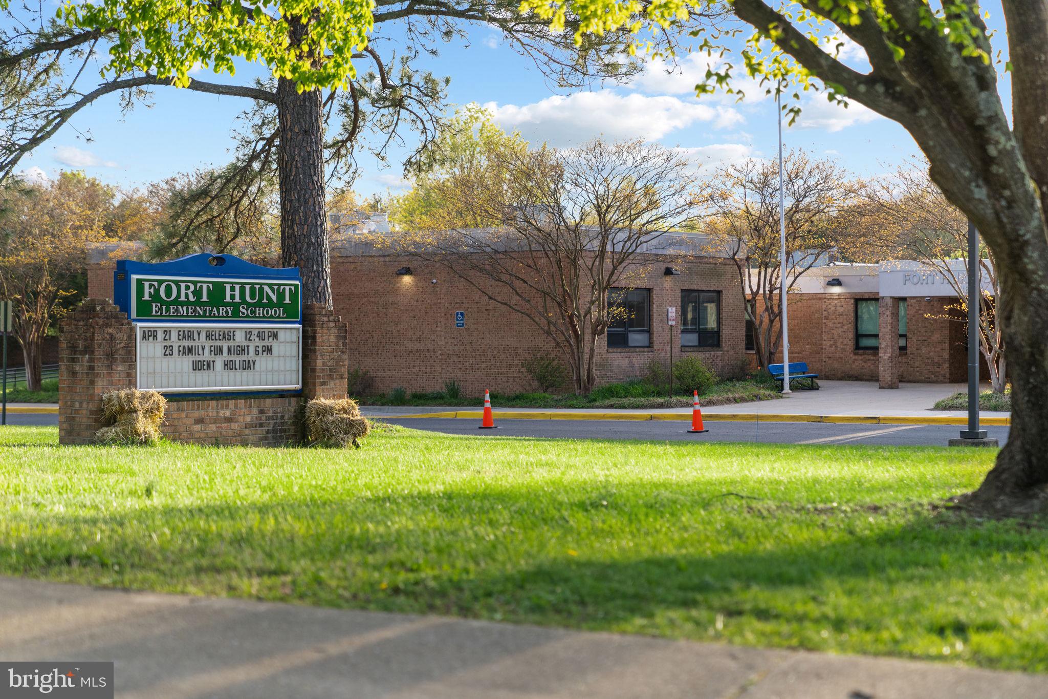 FORT HUNT ESTATES - Residential