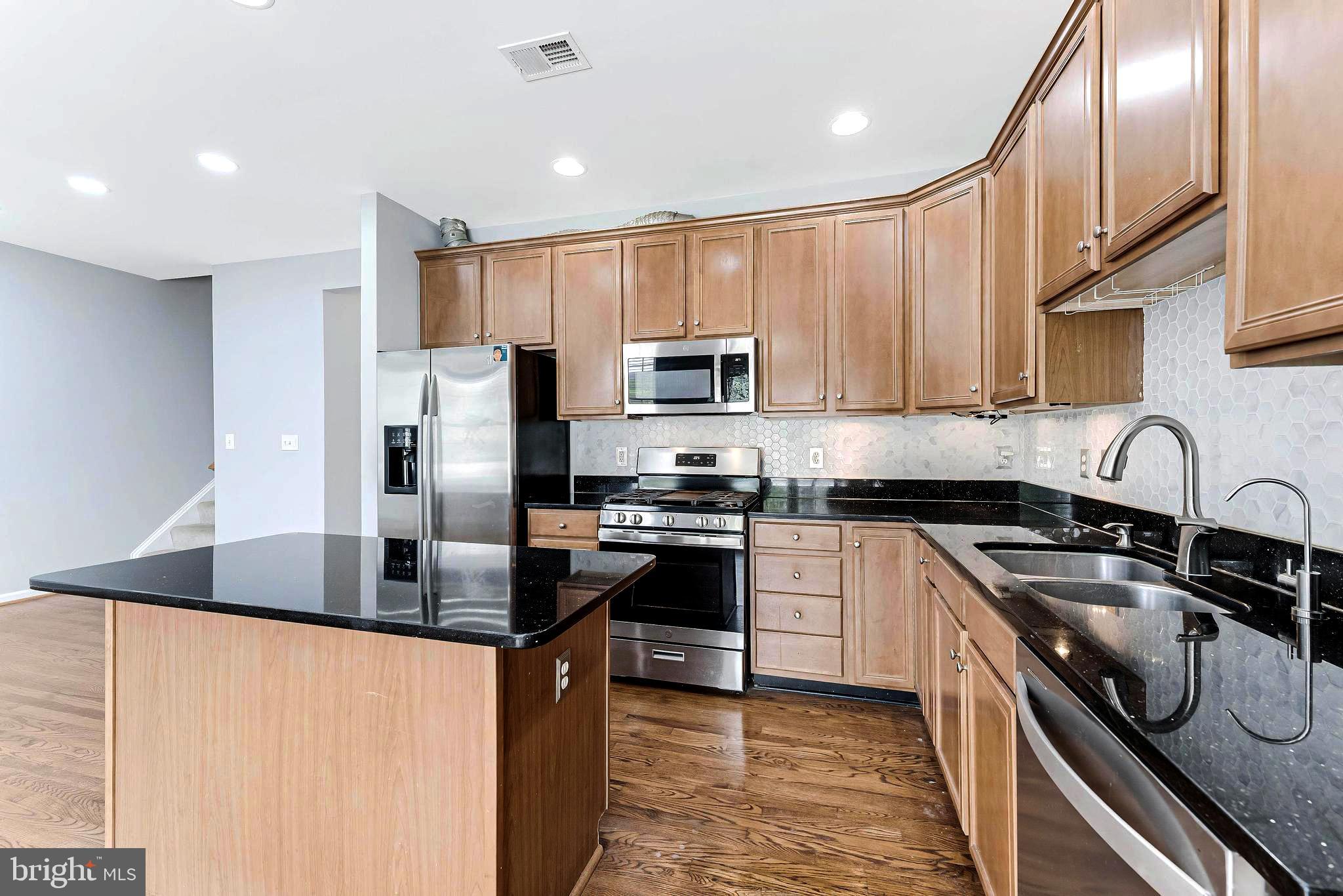 LOUDOUN VALLEY ESTATES - Residential Lease