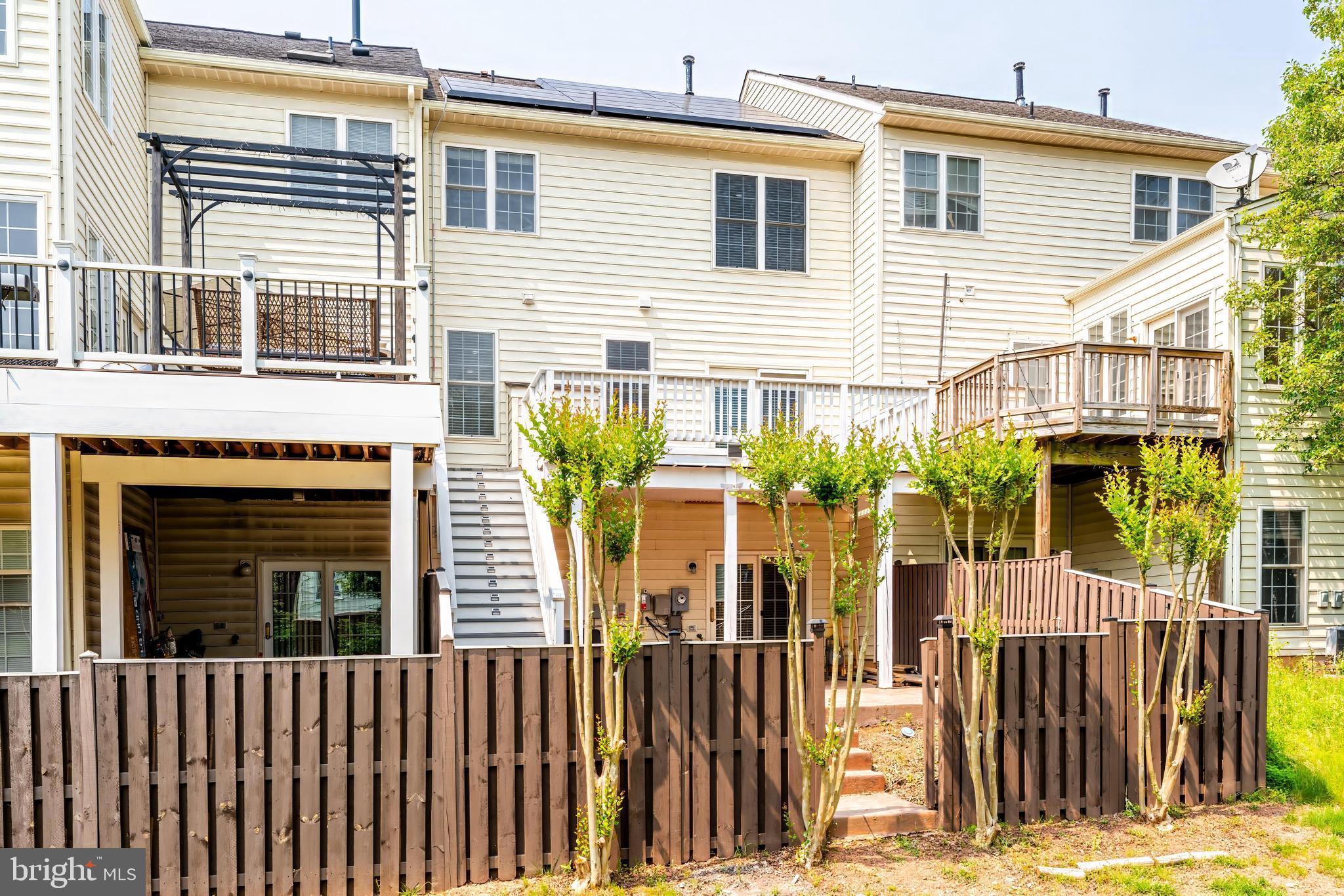 LOUDOUN VALLEY ESTATES - Residential Lease