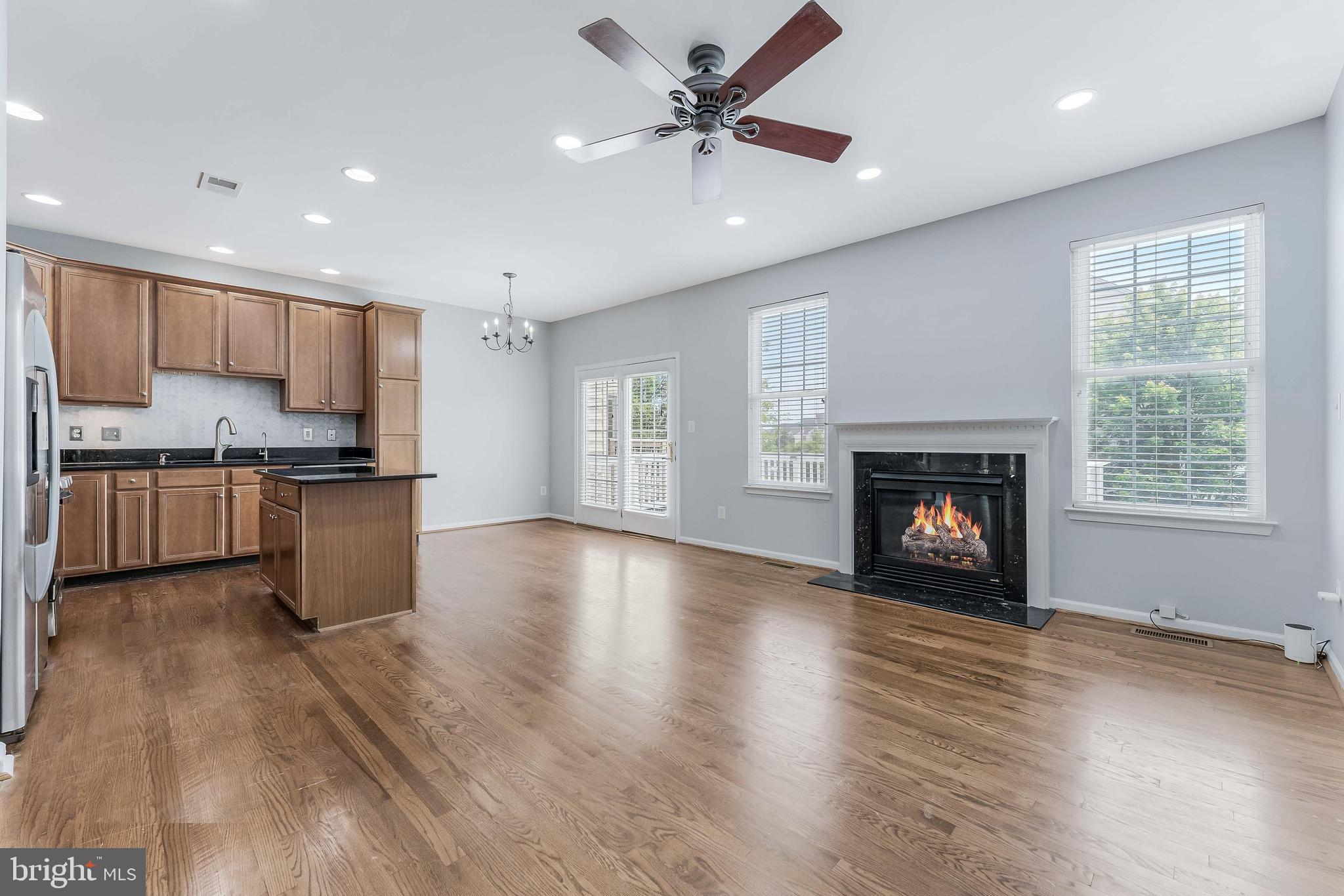 LOUDOUN VALLEY ESTATES - Residential Lease