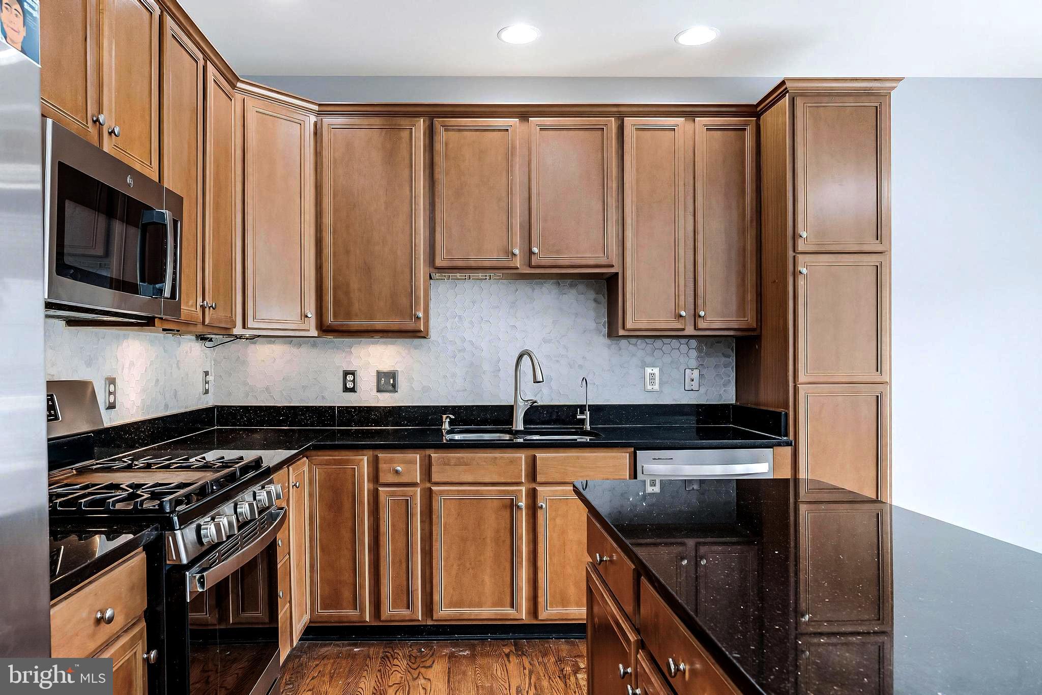 LOUDOUN VALLEY ESTATES - Residential Lease