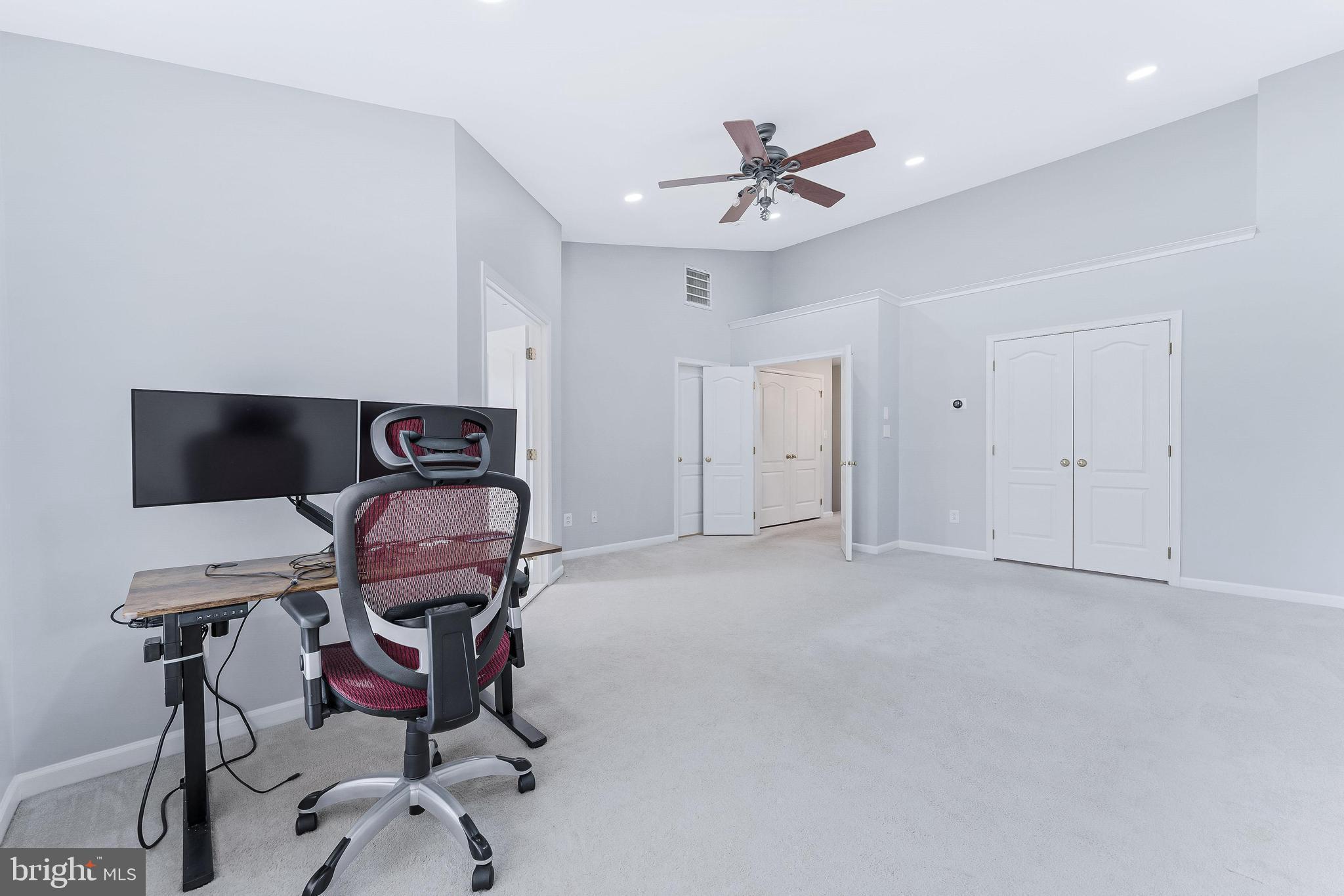 LOUDOUN VALLEY ESTATES - Residential Lease