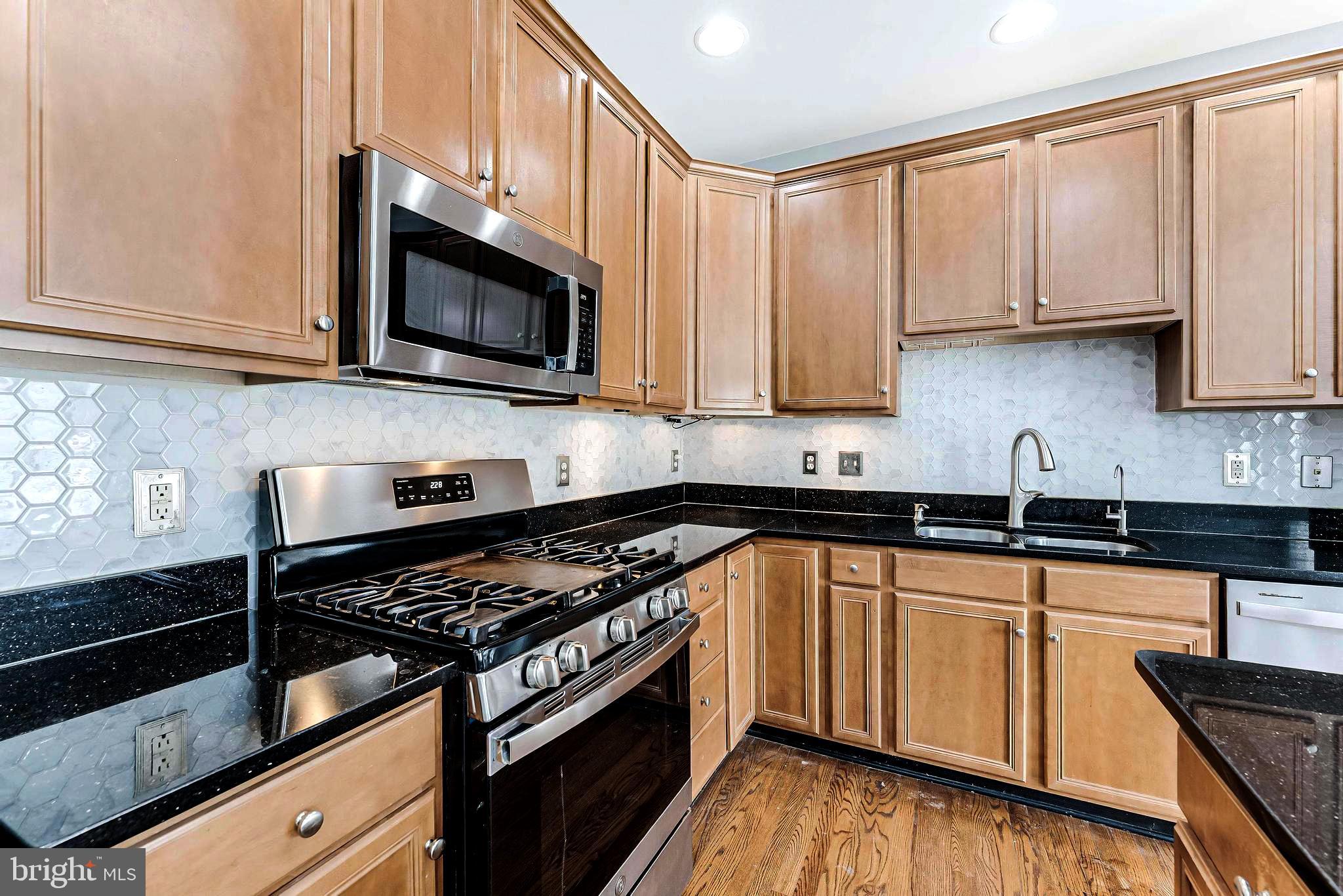 LOUDOUN VALLEY ESTATES - Residential Lease