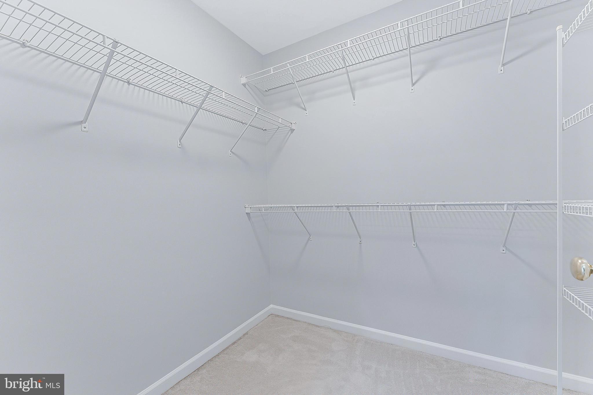 LOUDOUN VALLEY ESTATES - Residential Lease