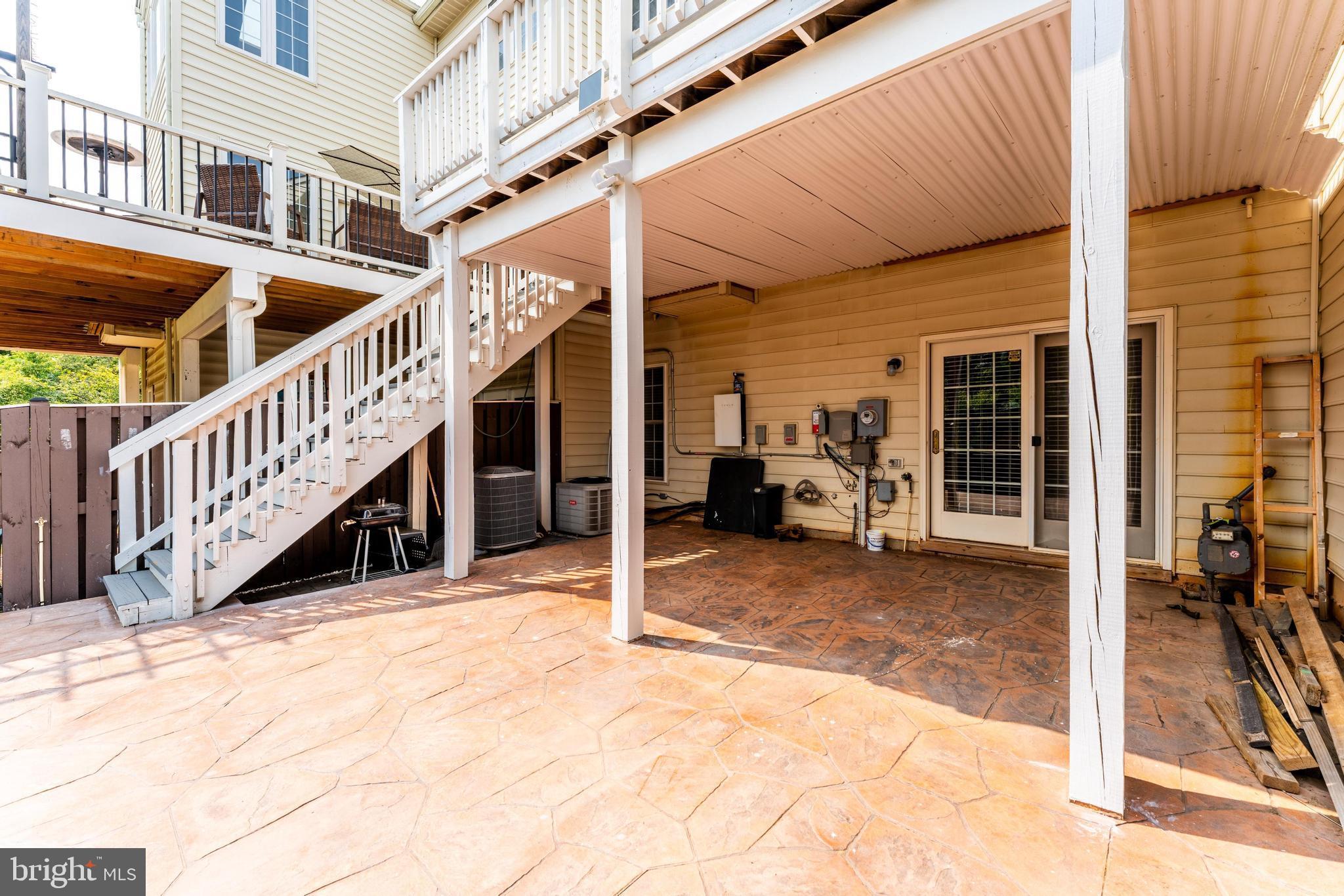 LOUDOUN VALLEY ESTATES - Residential Lease