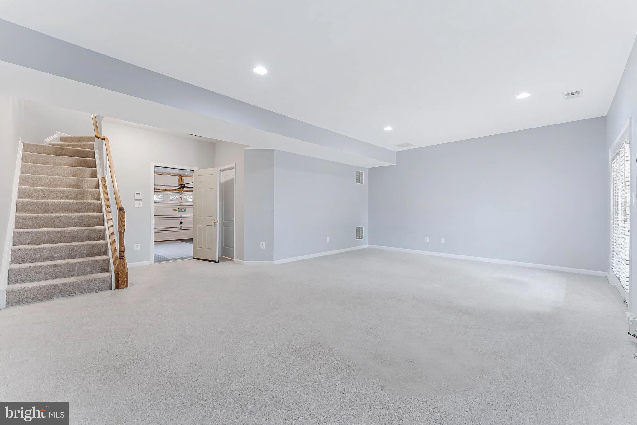 LOUDOUN VALLEY ESTATES - Residential Lease