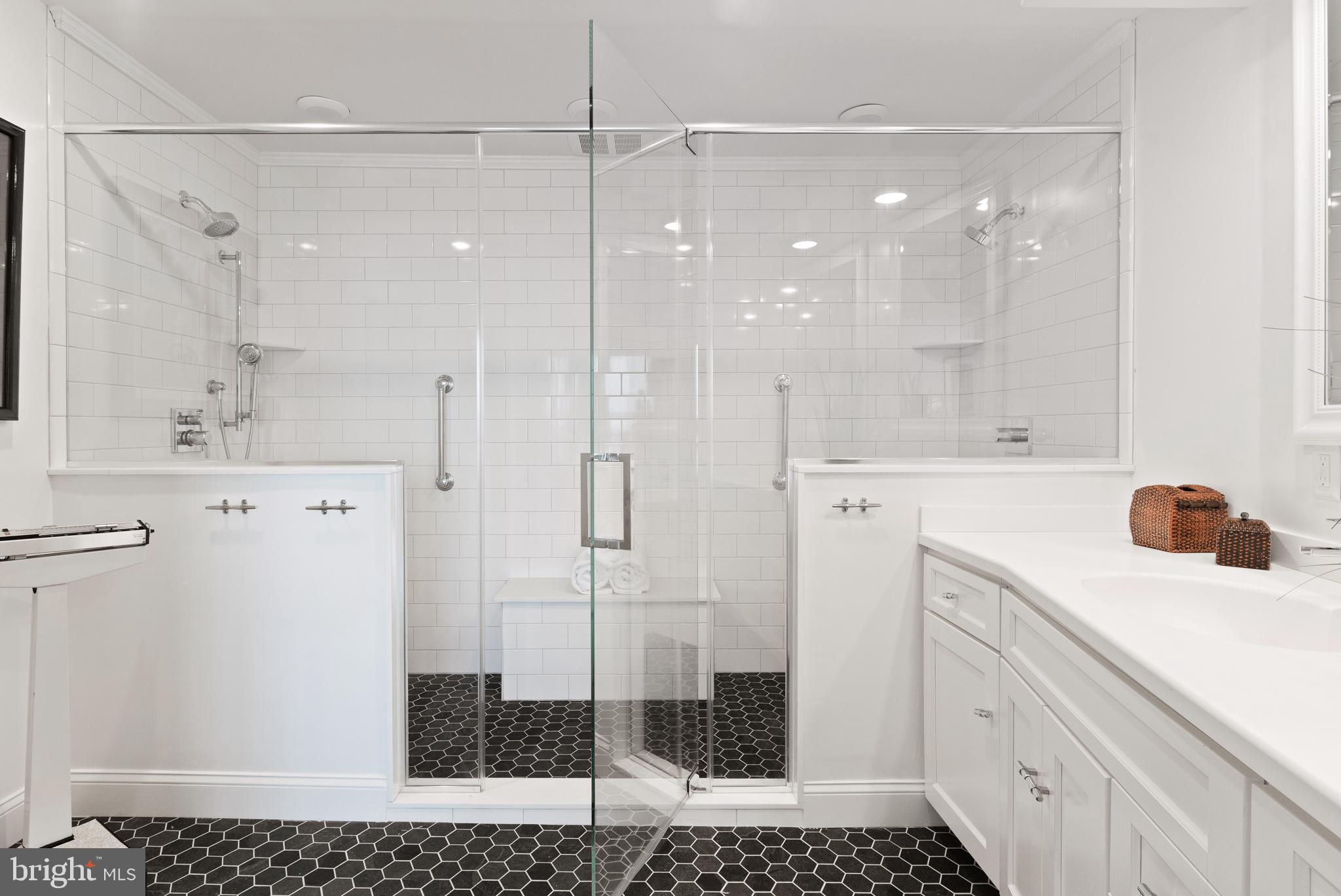 CHESAPEAKE HARBOUR - Residential