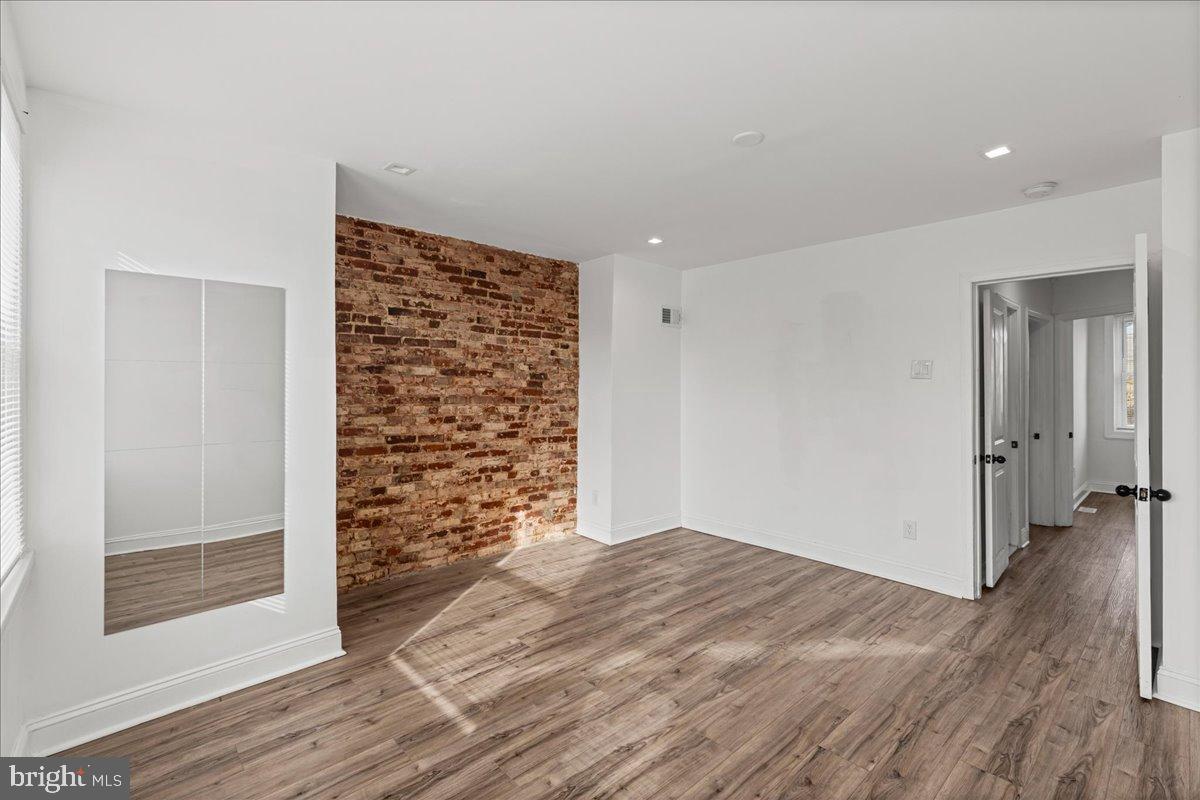 ELMWOOD PARK - Residential