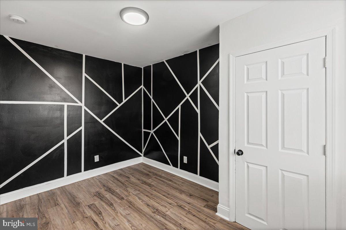 ELMWOOD PARK - Residential