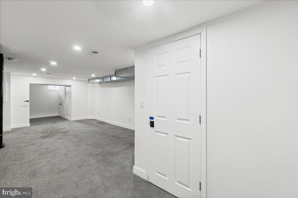 ELMWOOD PARK - Residential