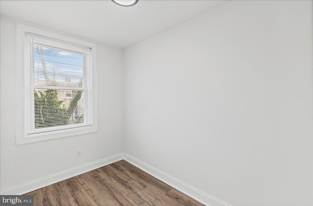 ELMWOOD PARK - Residential