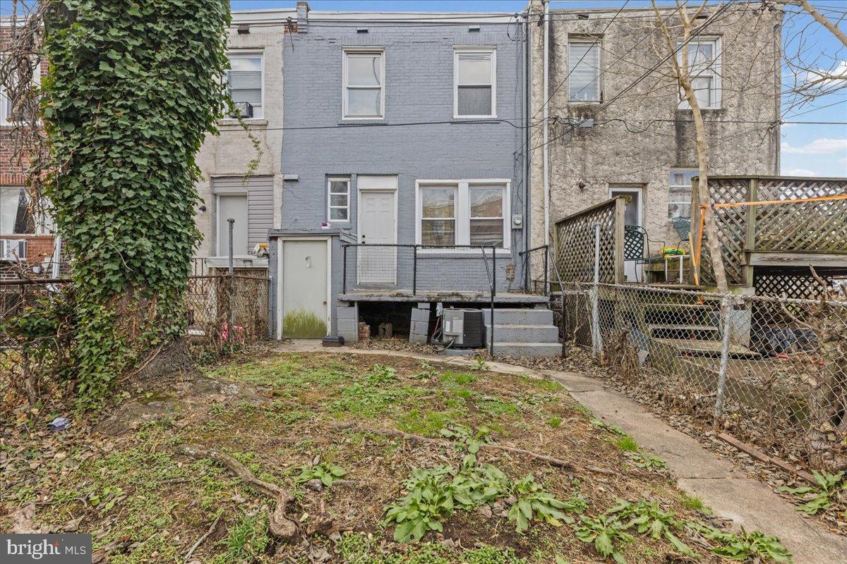 ELMWOOD PARK - Residential