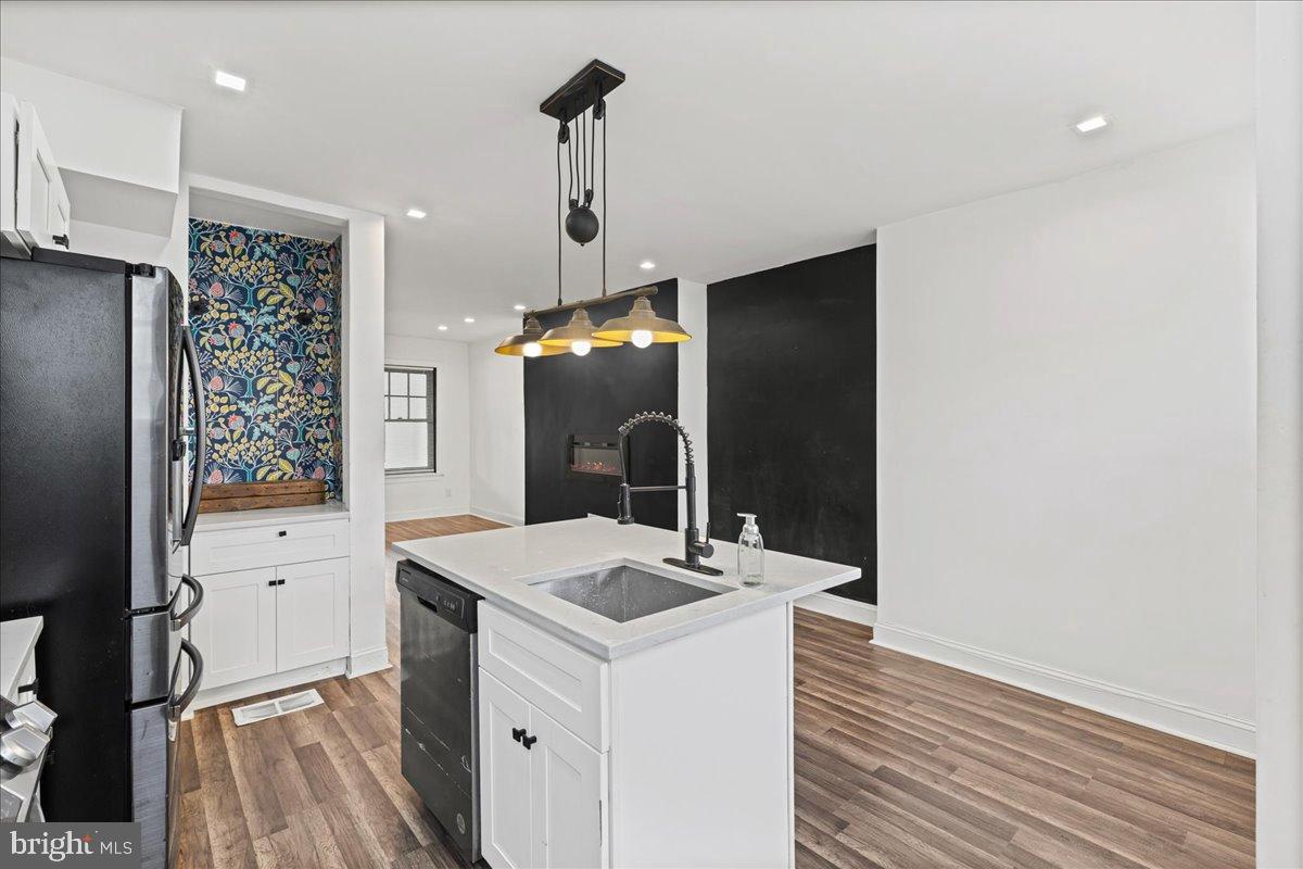 ELMWOOD PARK - Residential