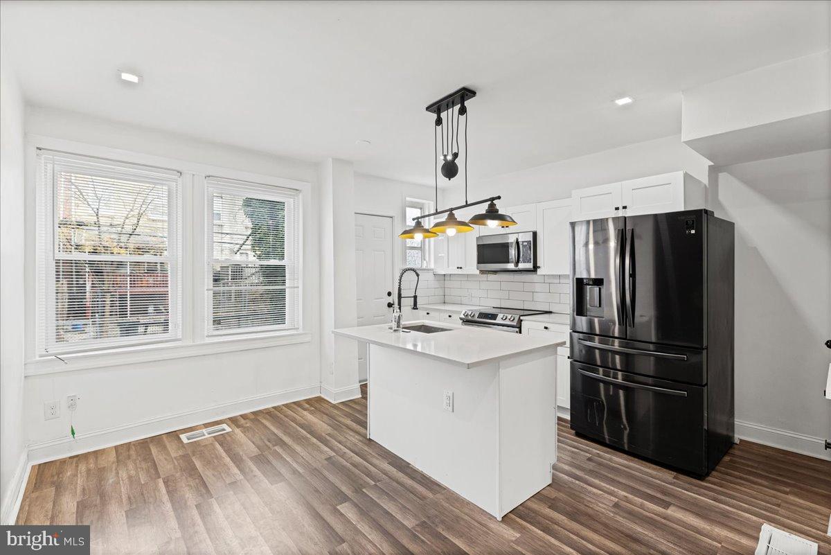 ELMWOOD PARK - Residential