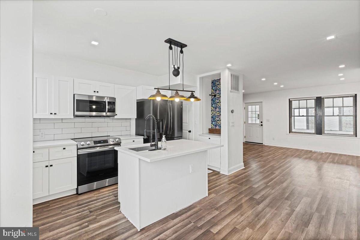 ELMWOOD PARK - Residential