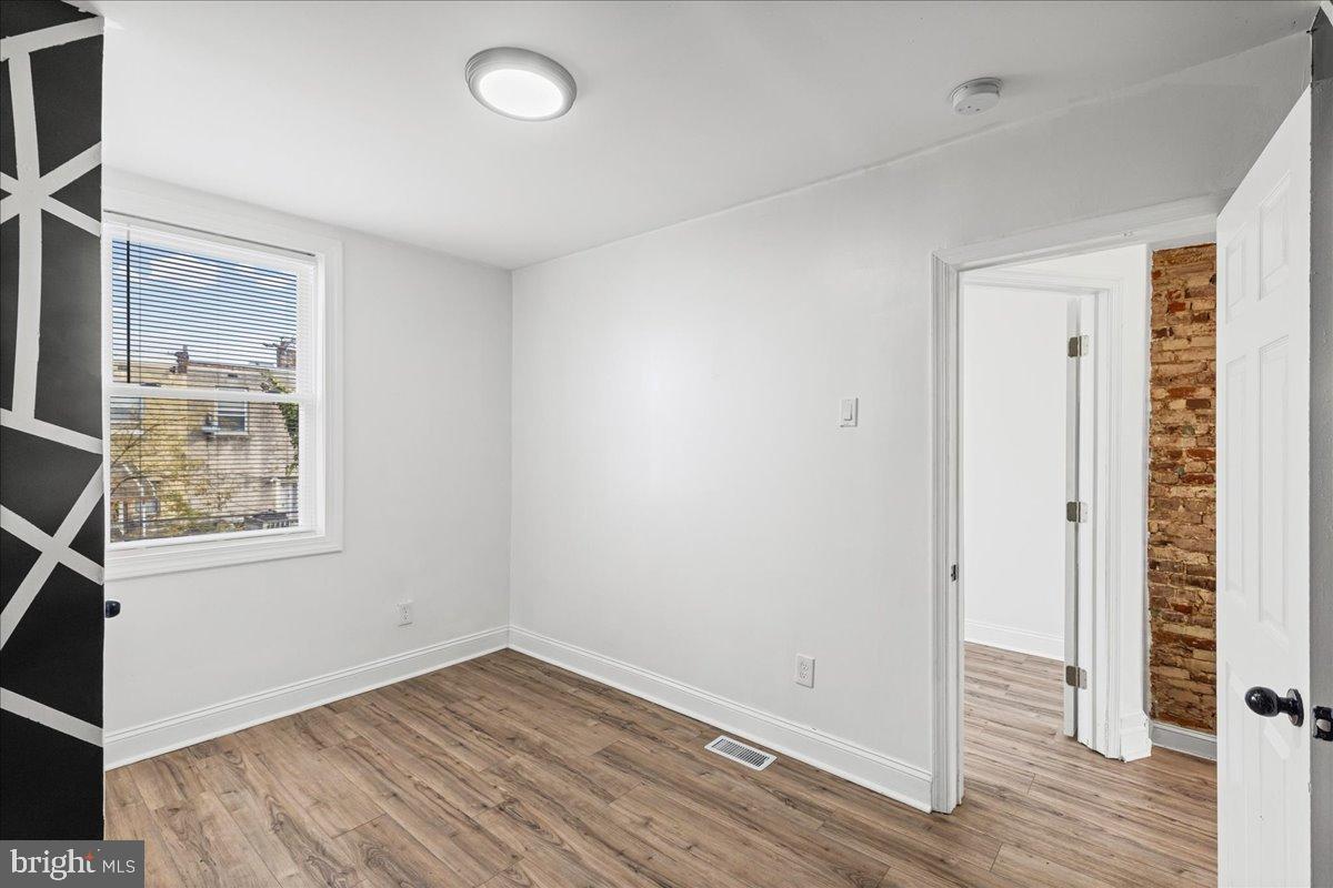 ELMWOOD PARK - Residential