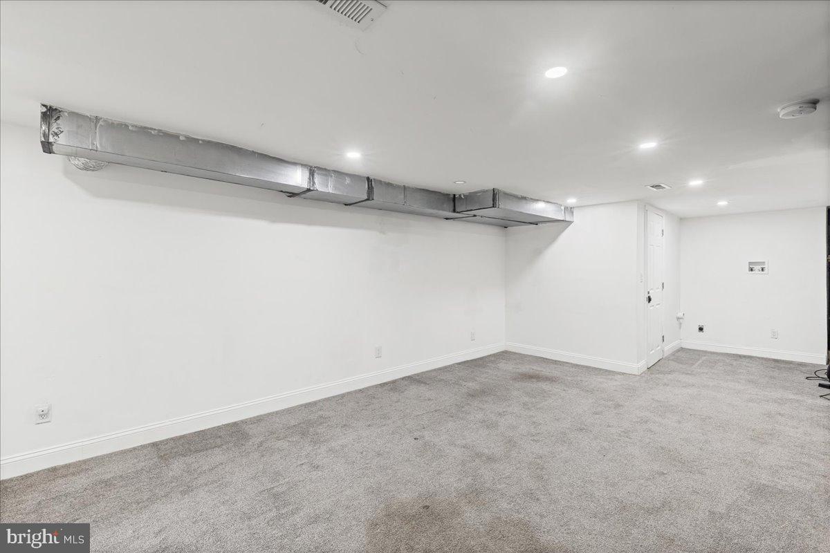 ELMWOOD PARK - Residential