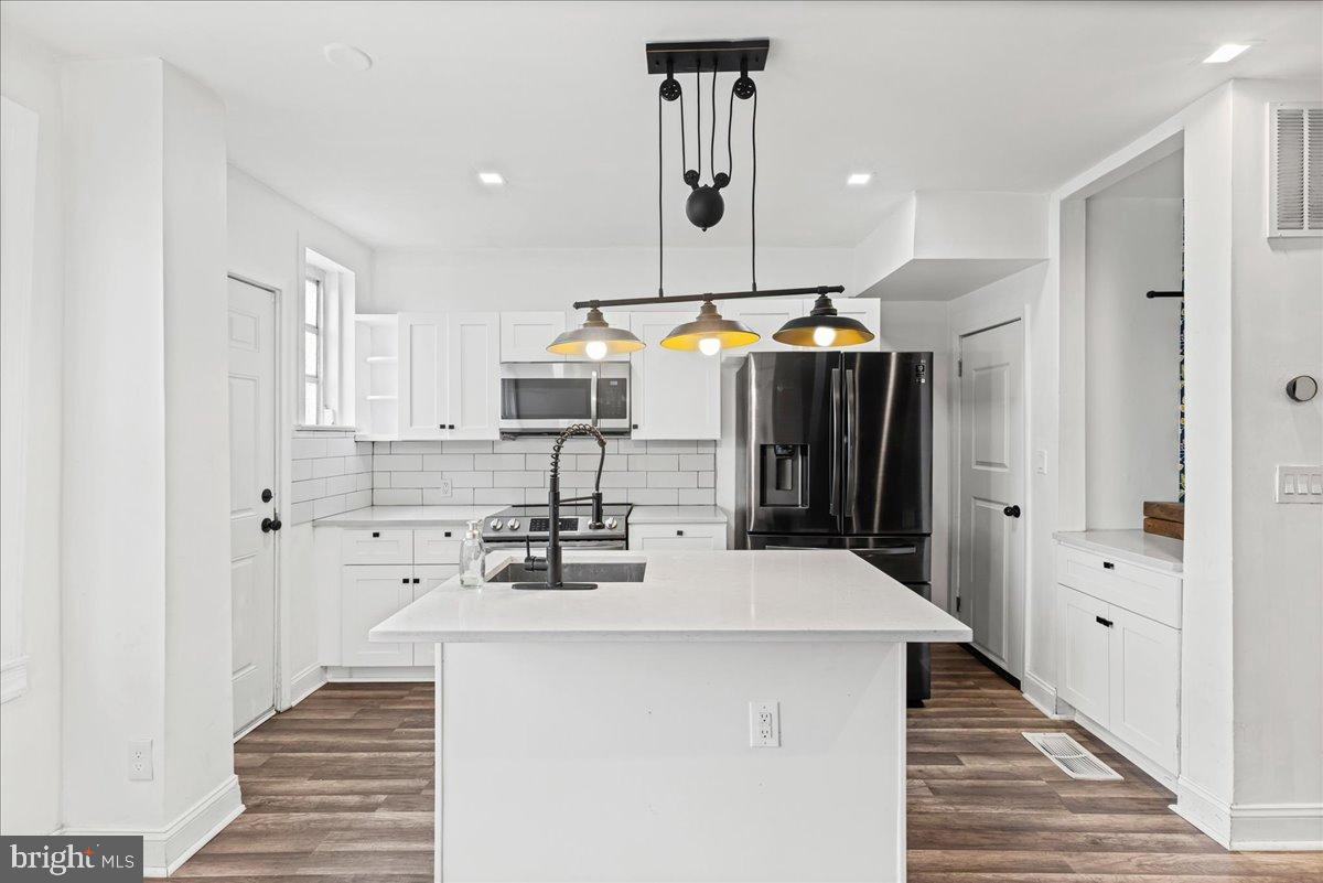 ELMWOOD PARK - Residential