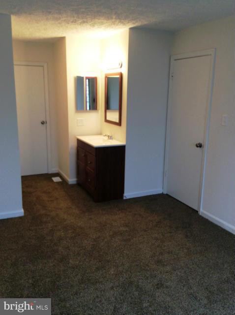 COLUMBIA COMMONS - Residential Lease