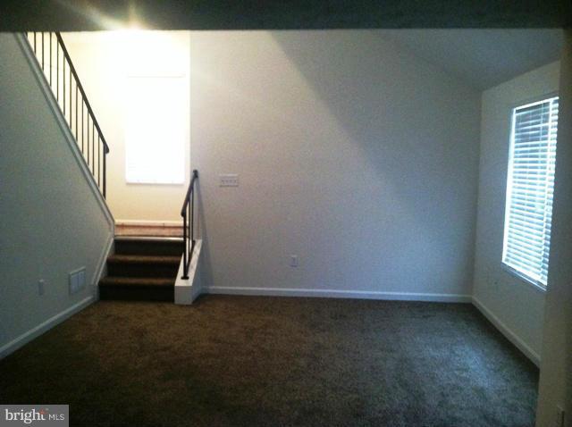 COLUMBIA COMMONS - Residential Lease