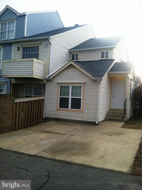 COLUMBIA COMMONS - Residential Lease